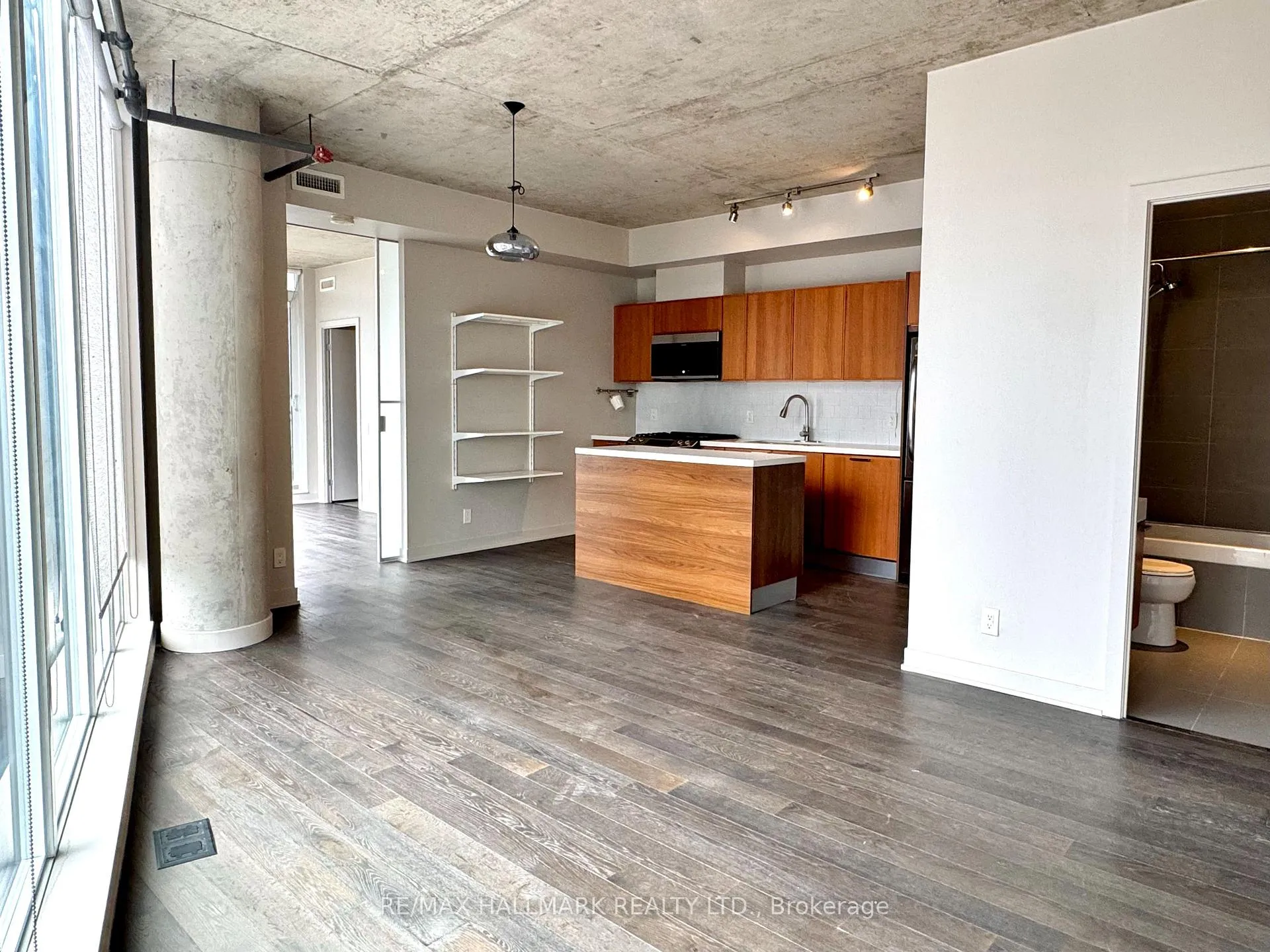 Photo 6 of Unit 914, 318 King Street E, Toronto, Moss Park — HOMEH