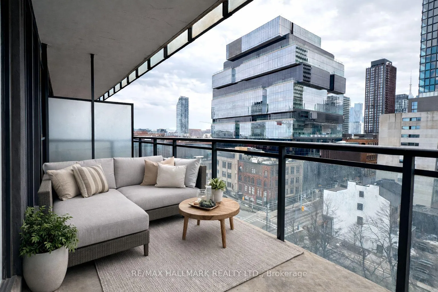 Photo 25 of Unit 914, 318 King Street E, Toronto, Moss Park — HOMEH