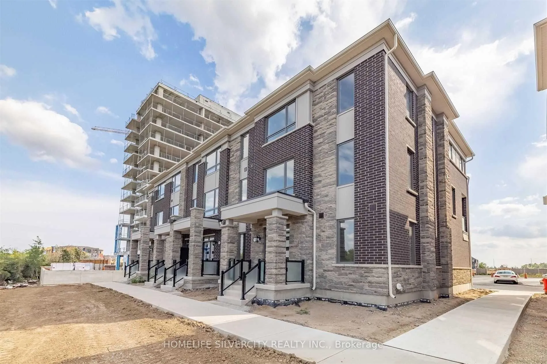 Photo 2 of 15 Summer Wind Lane, Brampton, Northwest Brampton — HOMEH