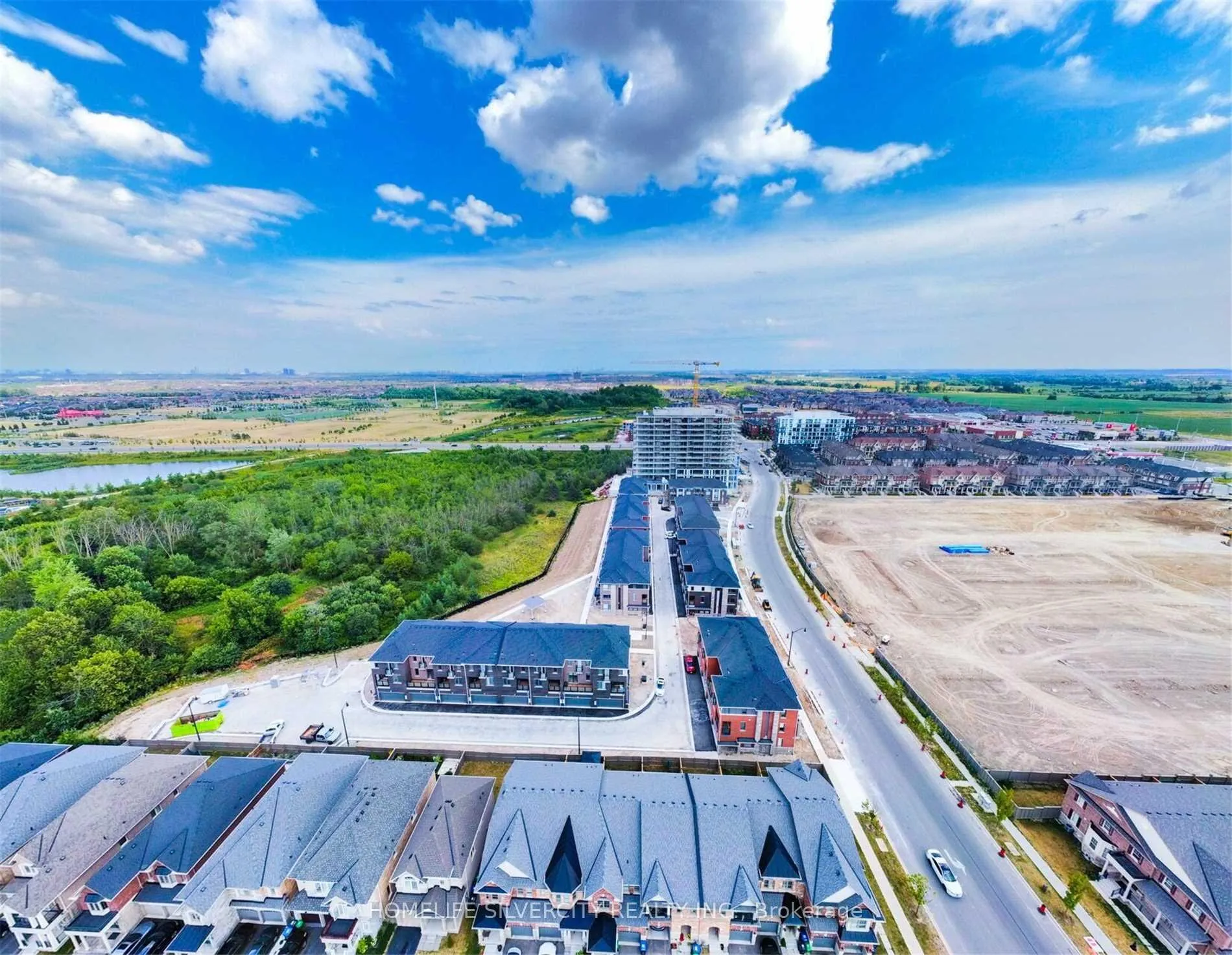 Photo 5 of 15 Summer Wind Lane, Brampton, Northwest Brampton — HOMEH