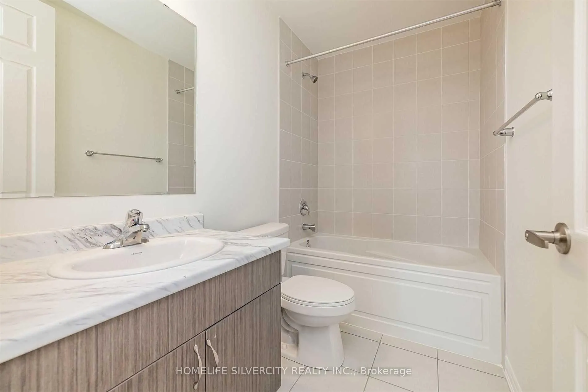 Photo 12 of 15 Summer Wind Lane, Brampton, Northwest Brampton — HOMEH