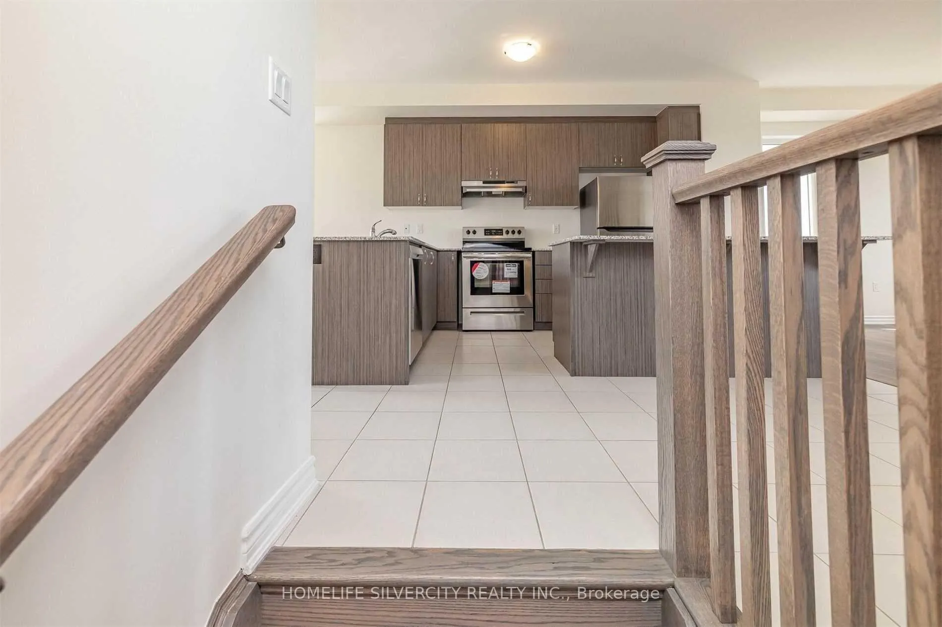 Photo 17 of 15 Summer Wind Lane, Brampton, Northwest Brampton — HOMEH
