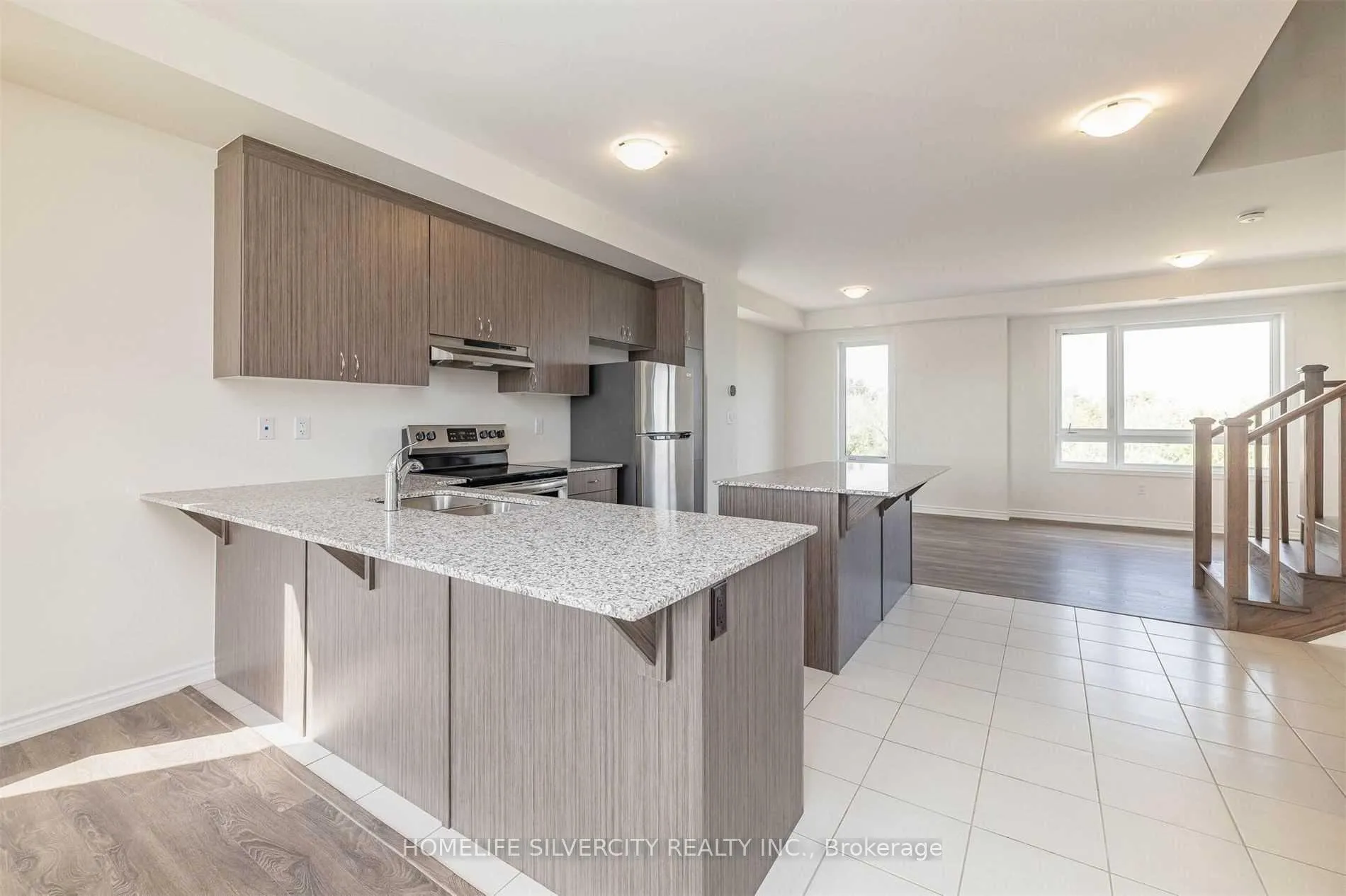 Photo 18 of 15 Summer Wind Lane, Brampton, Northwest Brampton — HOMEH