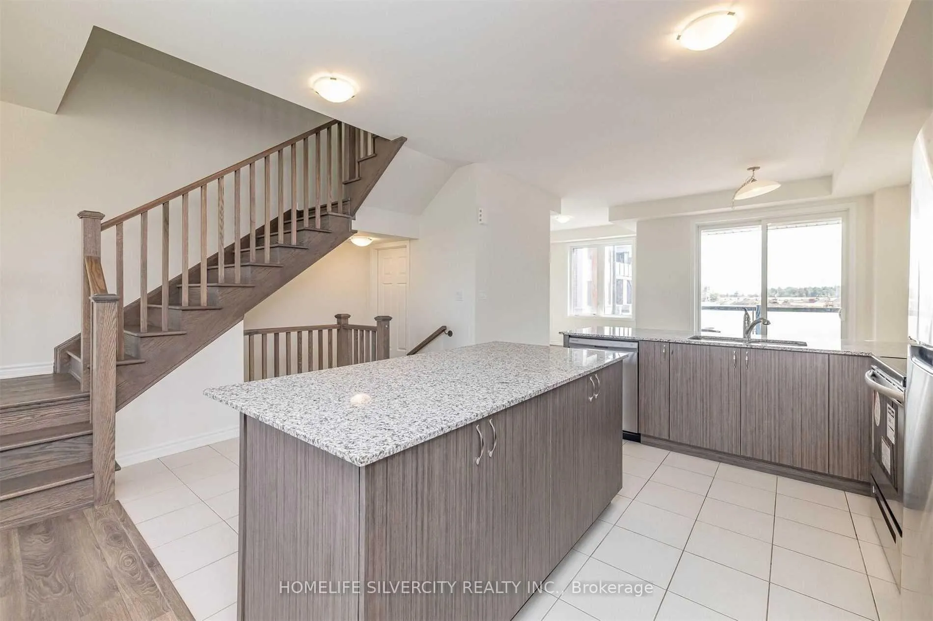 Photo 21 of 15 Summer Wind Lane, Brampton, Northwest Brampton — HOMEH