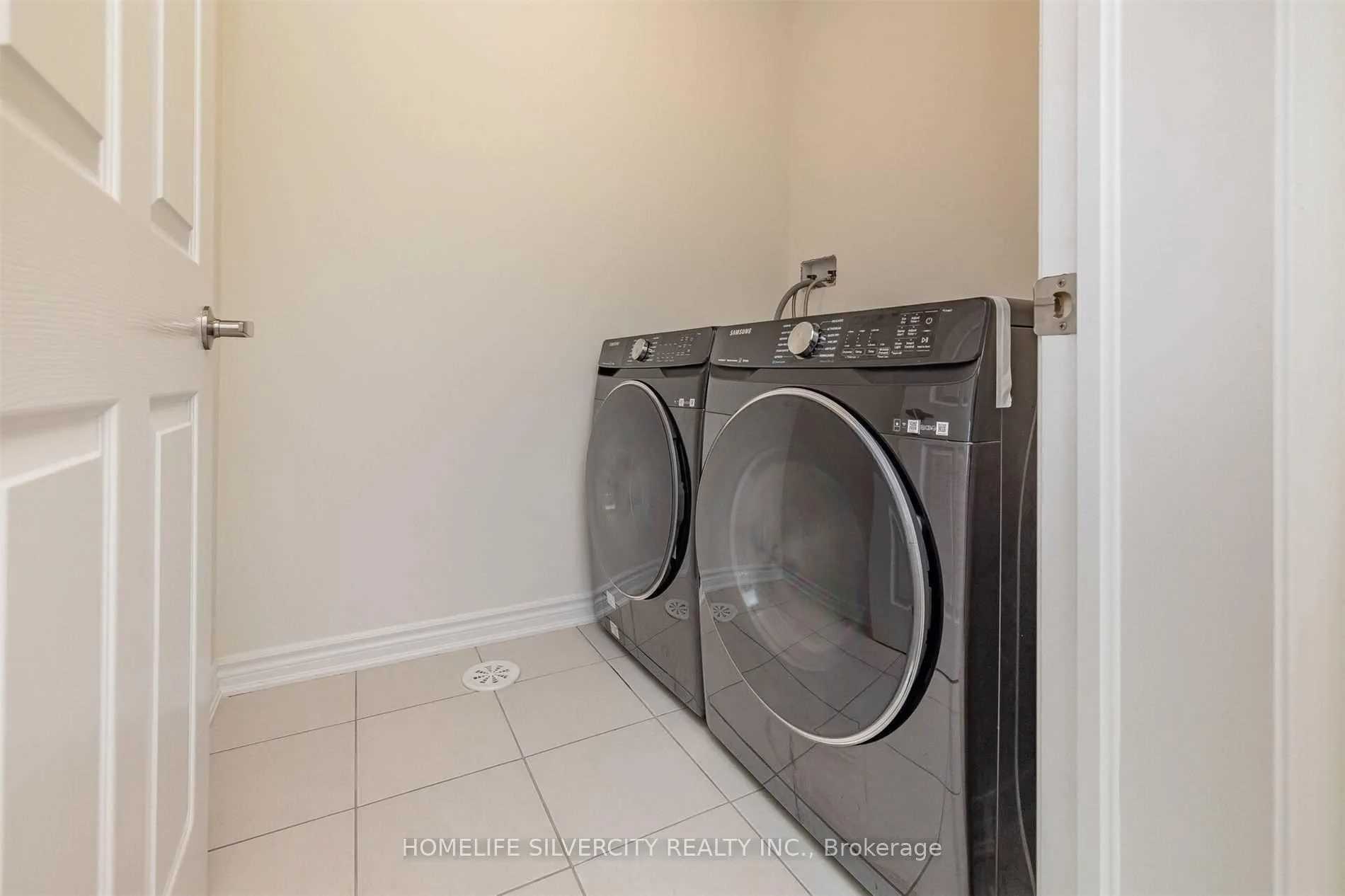 Photo 33 of 15 Summer Wind Lane, Brampton, Northwest Brampton — HOMEH