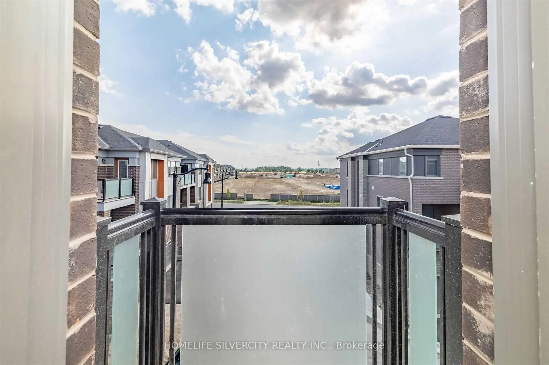 Photo 37 of 15 Summer Wind Lane, Brampton, Northwest Brampton — HOMEH