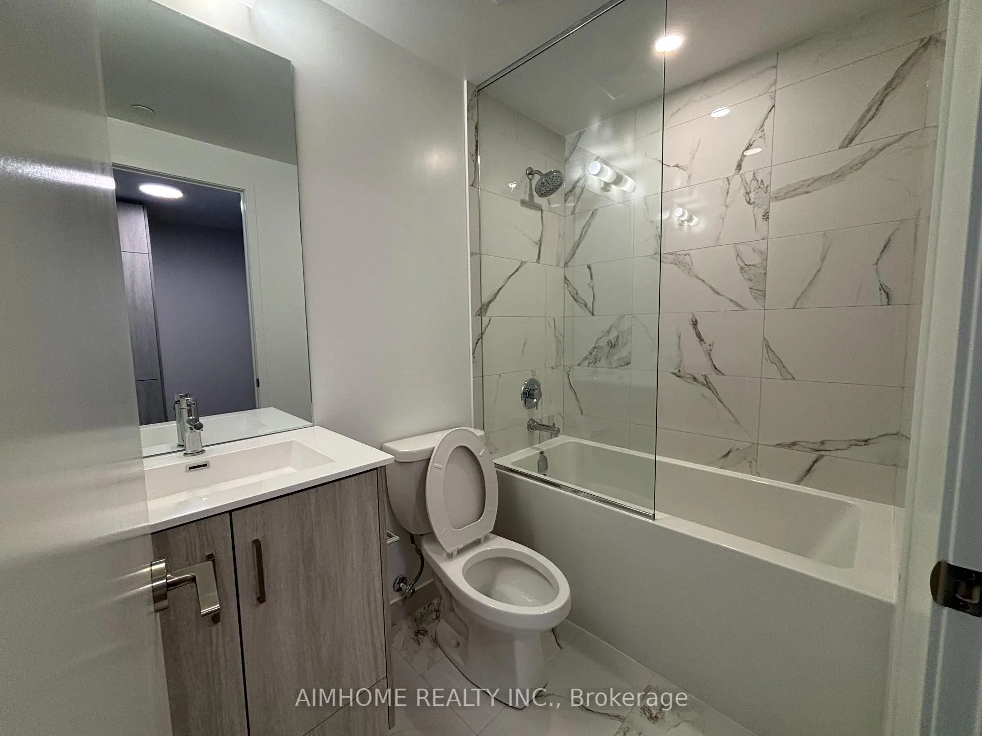 Photo 18 of Unit 11, 180 Front Street E, Toronto, Moss Park — HOMEH