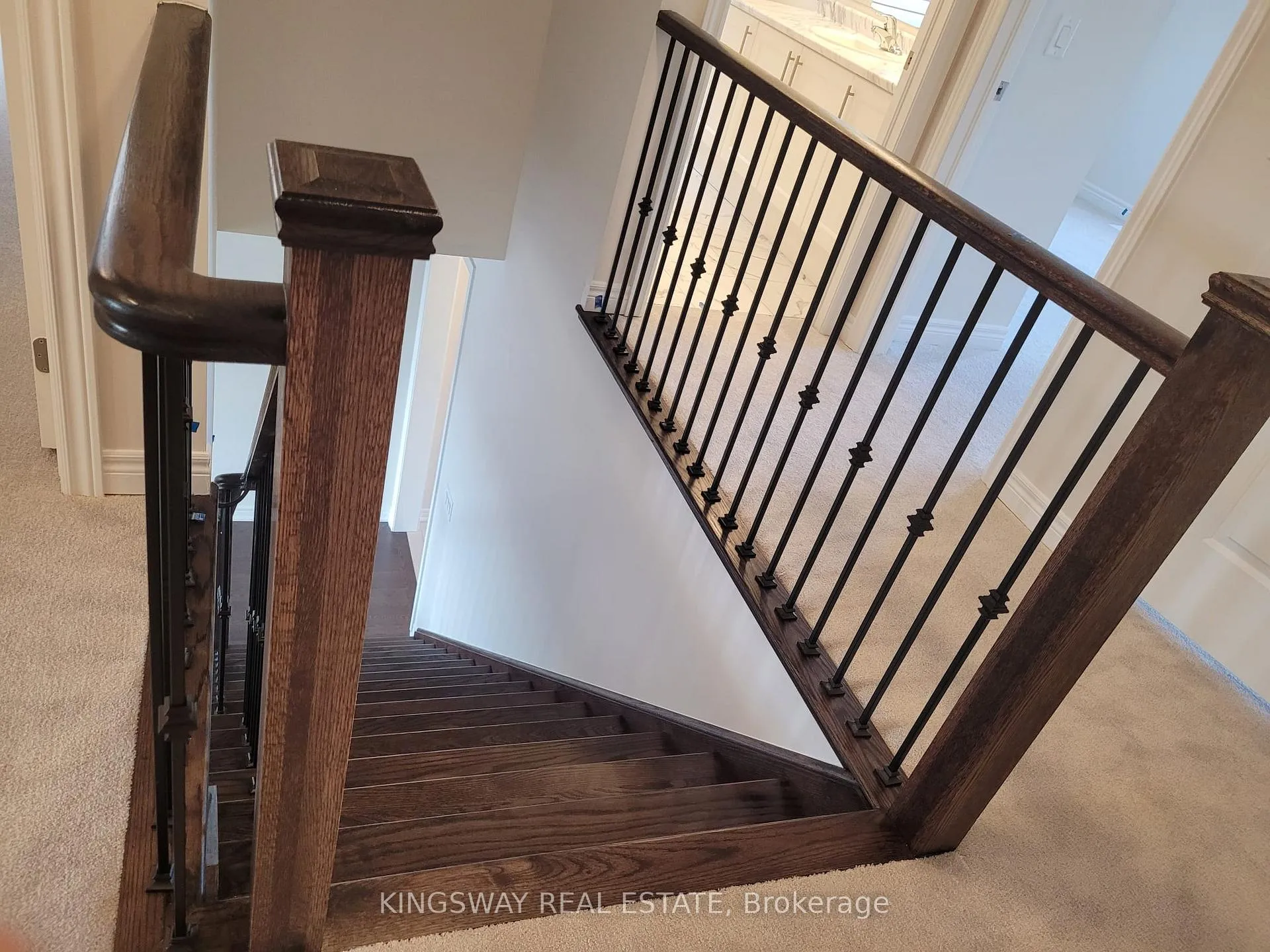 Photo 8 of 524 Beckview Crescent, Kitchener — HOMEH