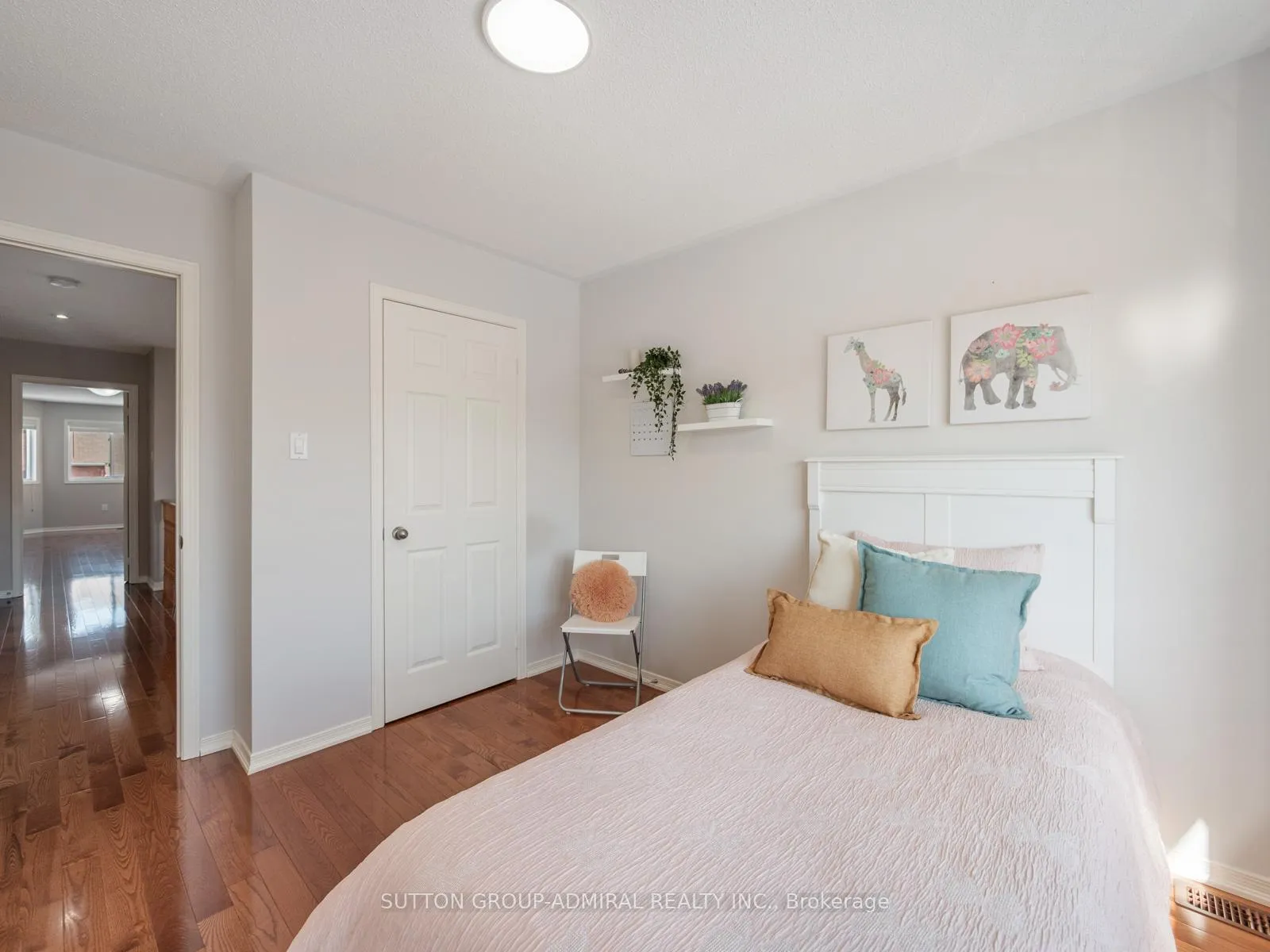 Photo 17 of 76 Orion Avenue, Vaughan, Vellore Village — HOMEH