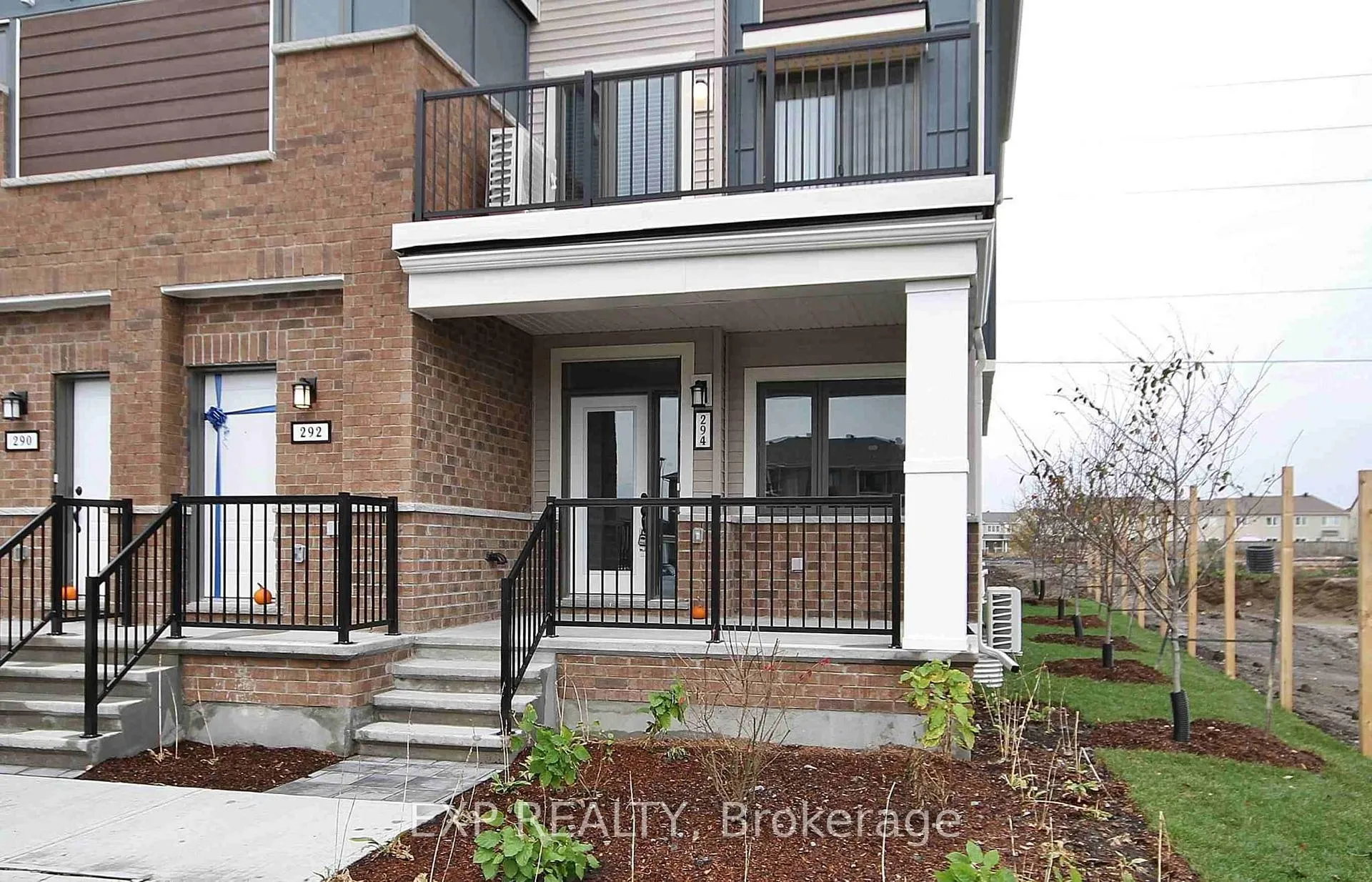 Photo 2 of 294 Zenith Private, Ottawa, Barrhaven - Half Moon Bay — HOMEH