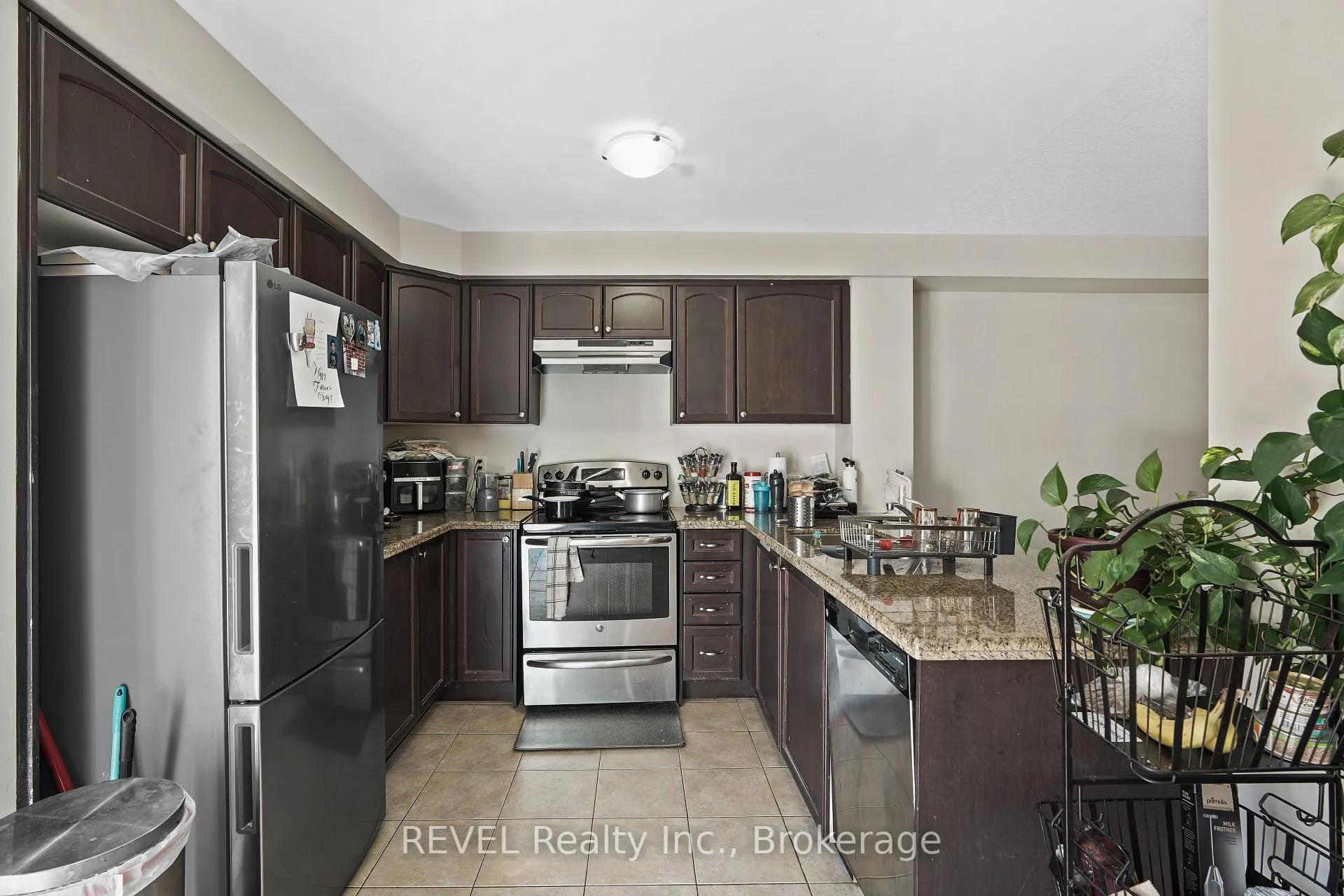 Photo 11 of 7 Dorchester Terrace, Hamilton, Stoney Creek Mountain — HOMEH