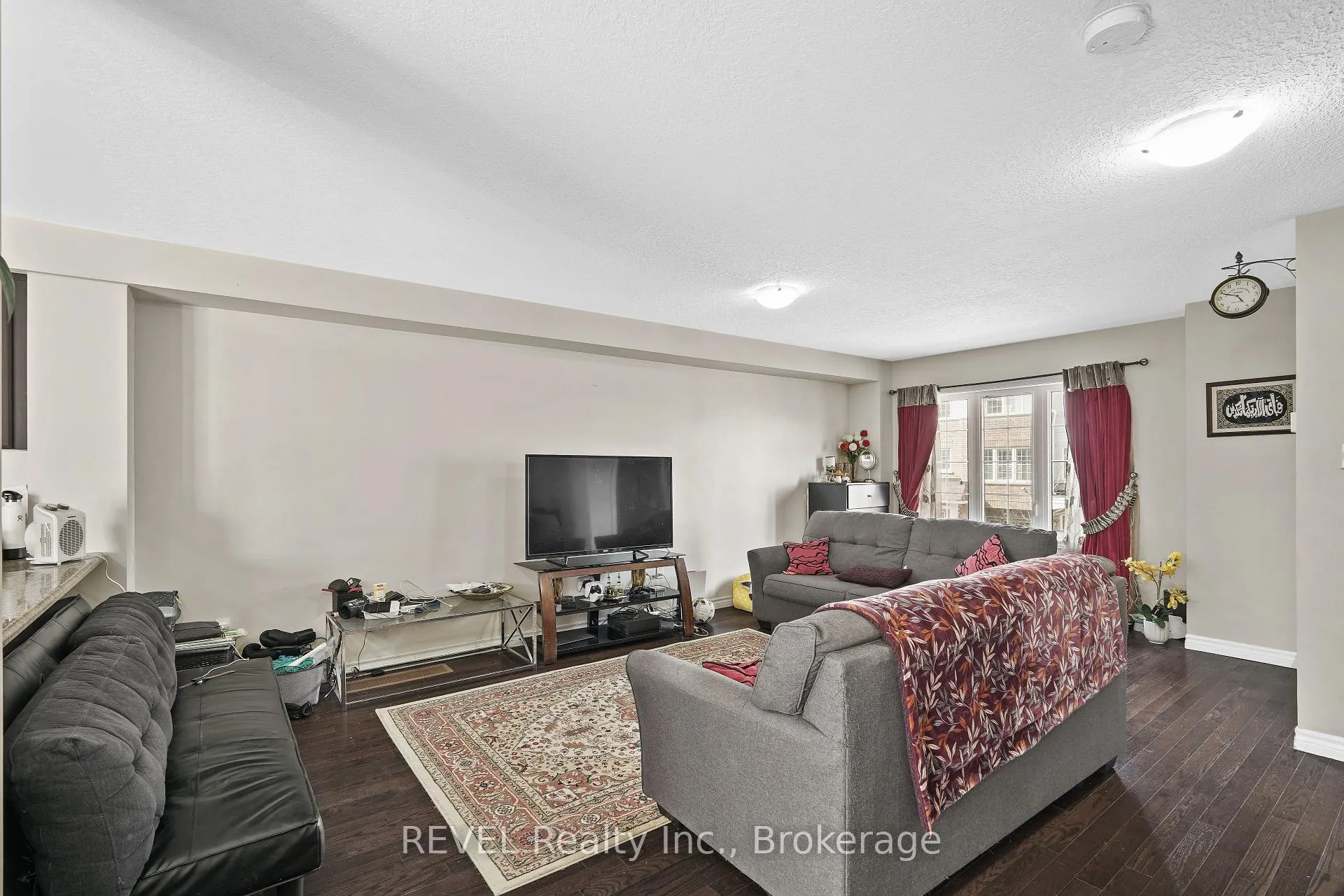 Photo 13 of 7 Dorchester Terrace, Hamilton, Stoney Creek Mountain — HOMEH