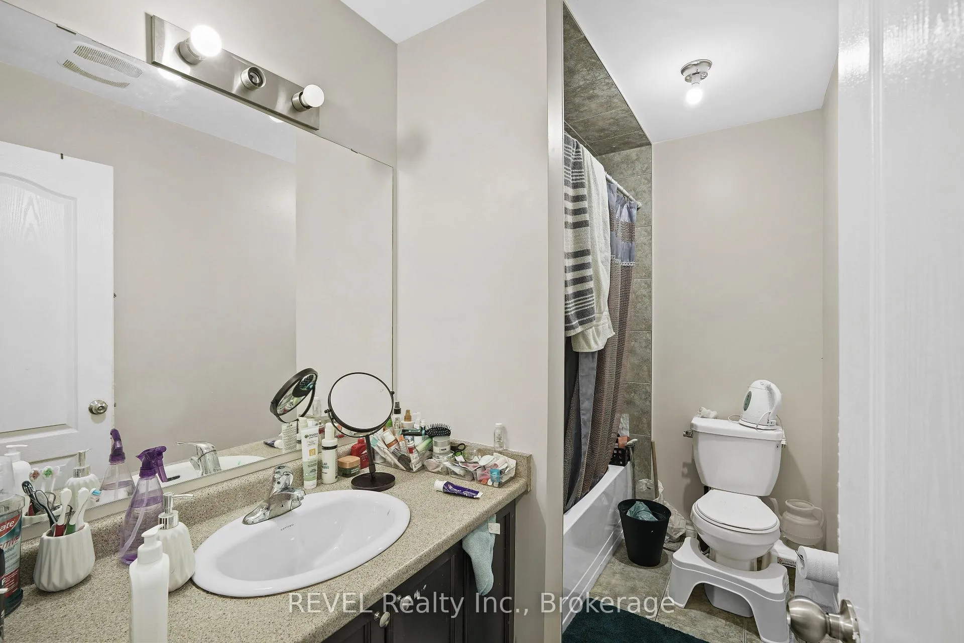 Photo 18 of 7 Dorchester Terrace, Hamilton, Stoney Creek Mountain — HOMEH