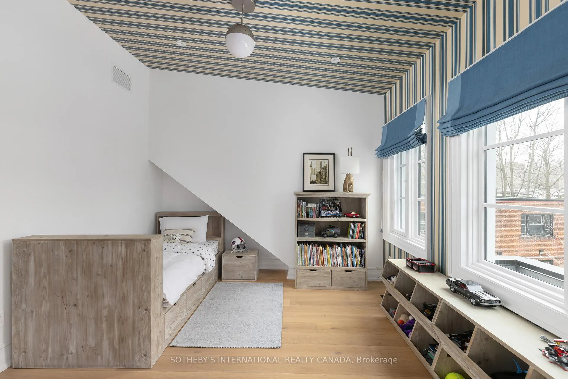 Photo 32 of 122 MacPherson Avenue, Toronto, The Annex — HOMEH