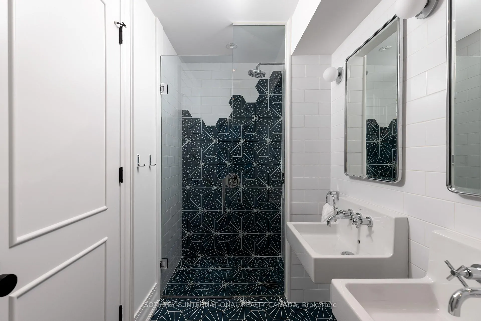 Photo 37 of 122 MacPherson Avenue, Toronto, The Annex — HOMEH