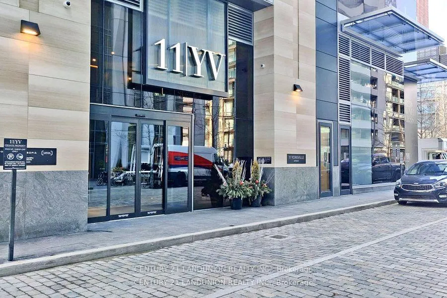 Front of Unit LPH6, 11 Yorkville Avenue