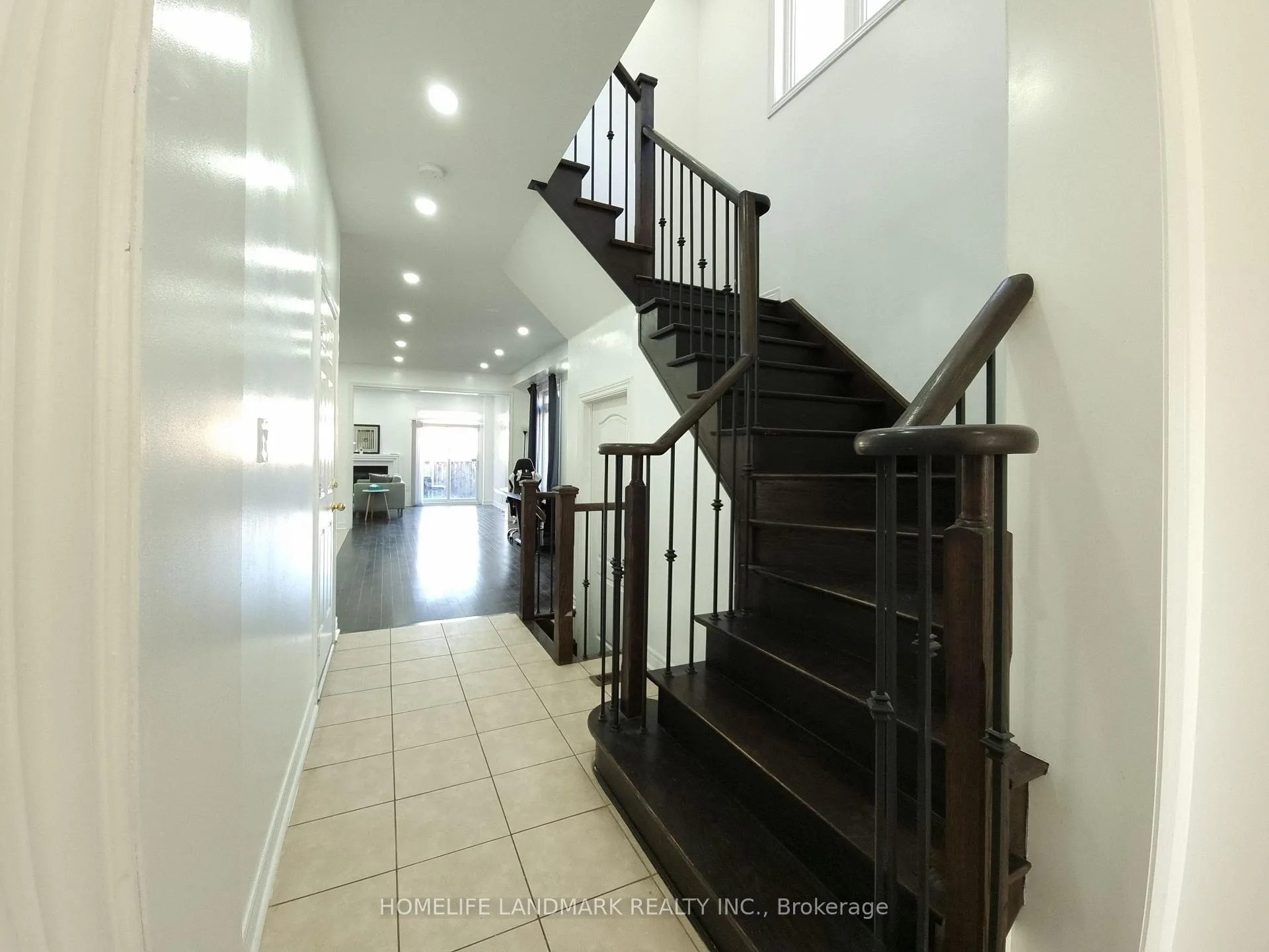 Photo 3 of 63 Lorenzo Circle, Brampton, Sandringham-Wellington — HOMEH