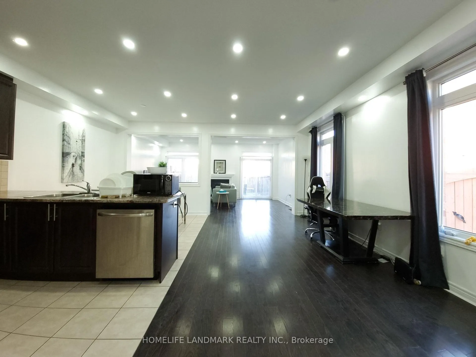 Photo 4 of 63 Lorenzo Circle, Brampton, Sandringham-Wellington — HOMEH