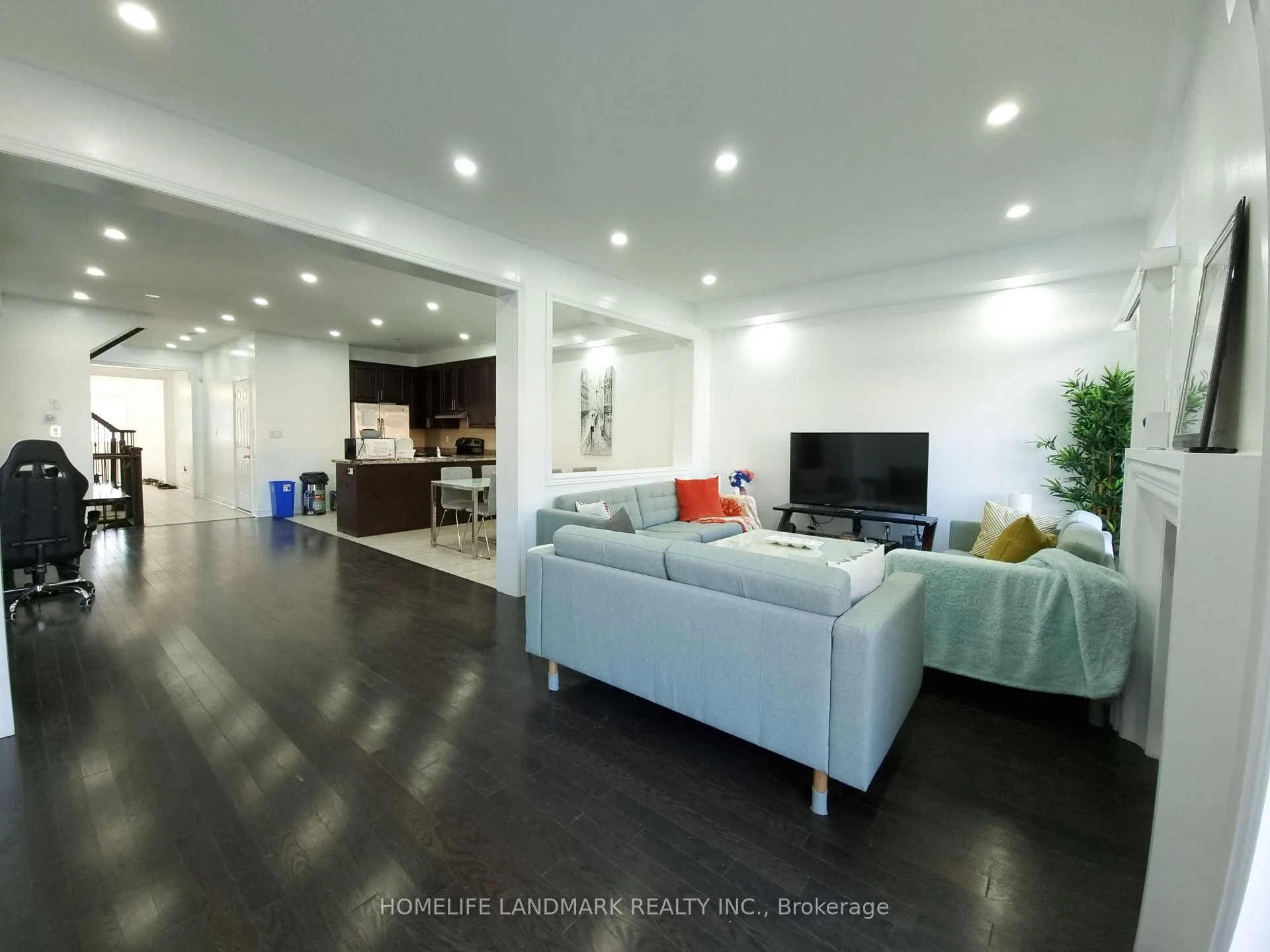 Photo 5 of 63 Lorenzo Circle, Brampton, Sandringham-Wellington — HOMEH