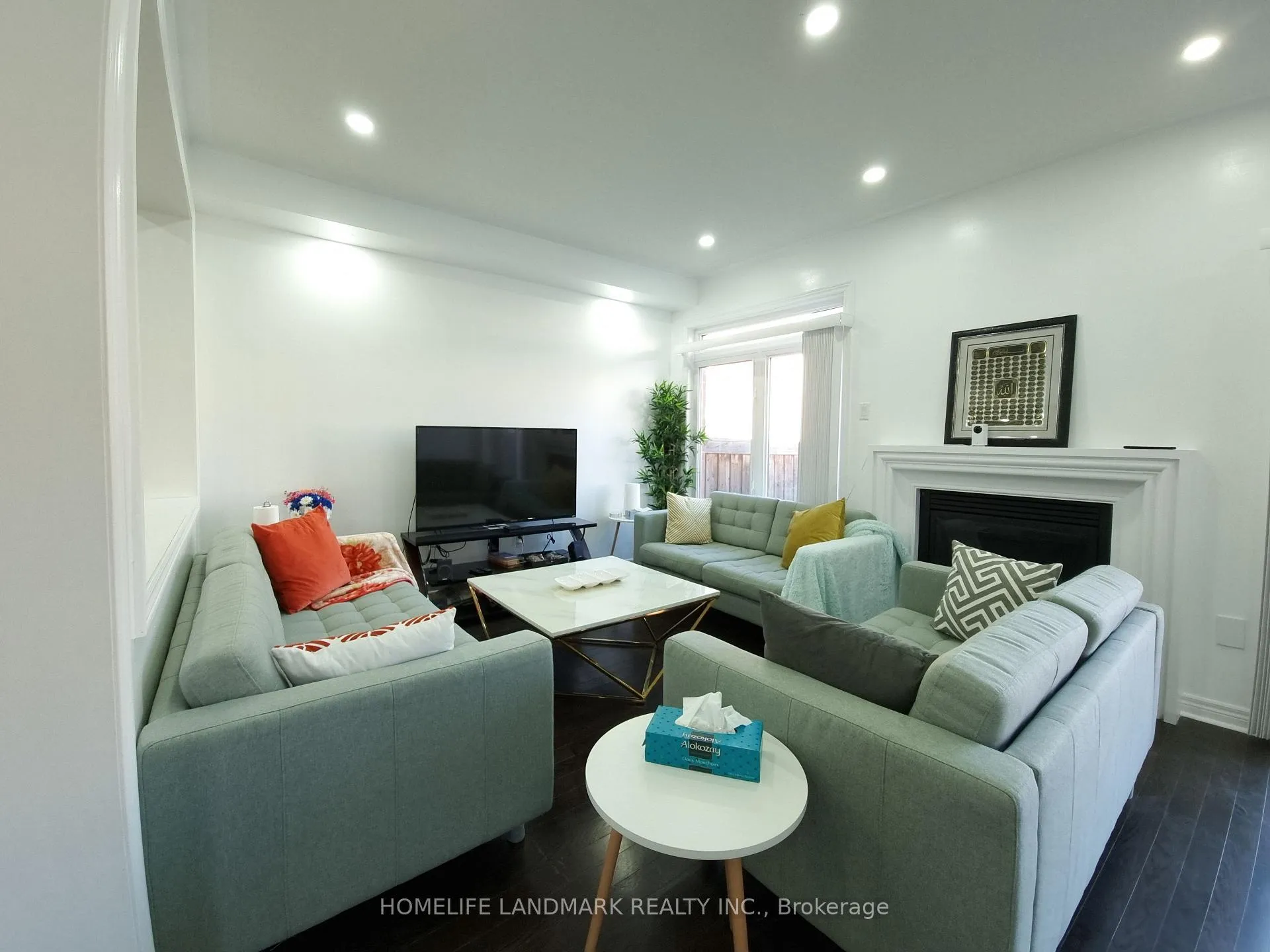 Photo 8 of 63 Lorenzo Circle, Brampton, Sandringham-Wellington — HOMEH