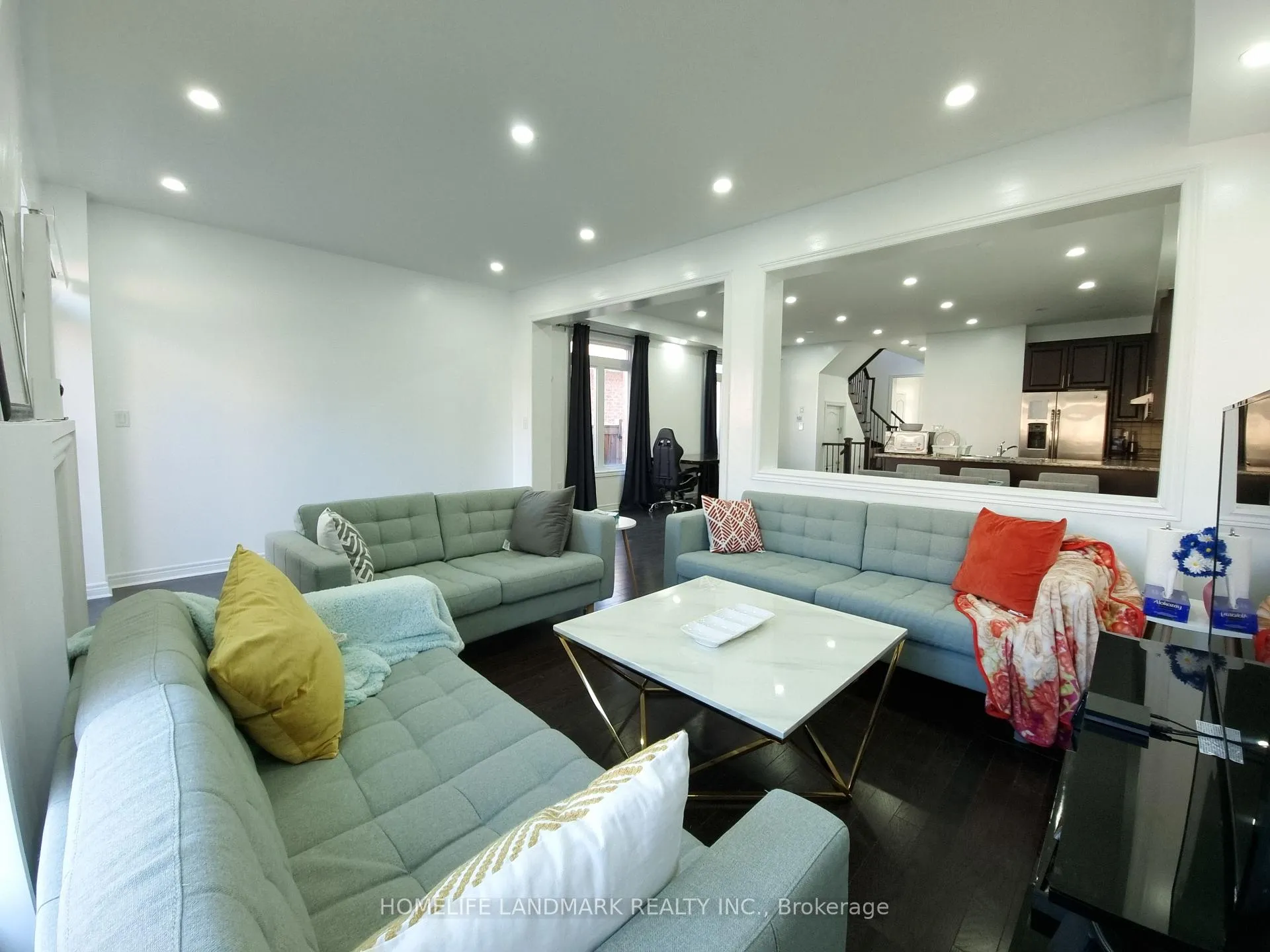 Photo 9 of 63 Lorenzo Circle, Brampton, Sandringham-Wellington — HOMEH
