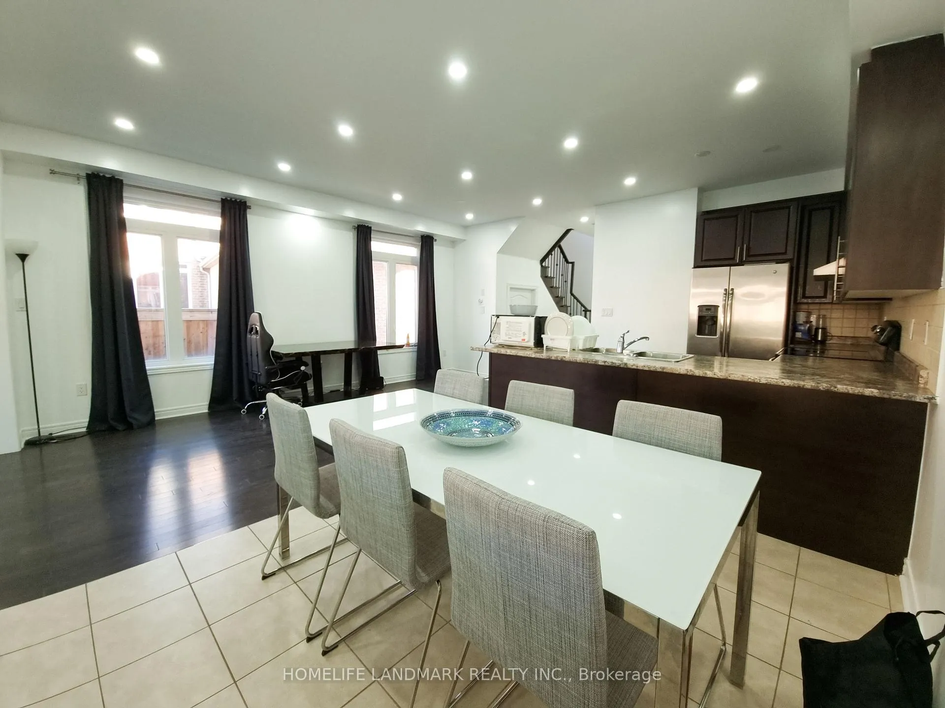 Photo 12 of 63 Lorenzo Circle, Brampton, Sandringham-Wellington — HOMEH