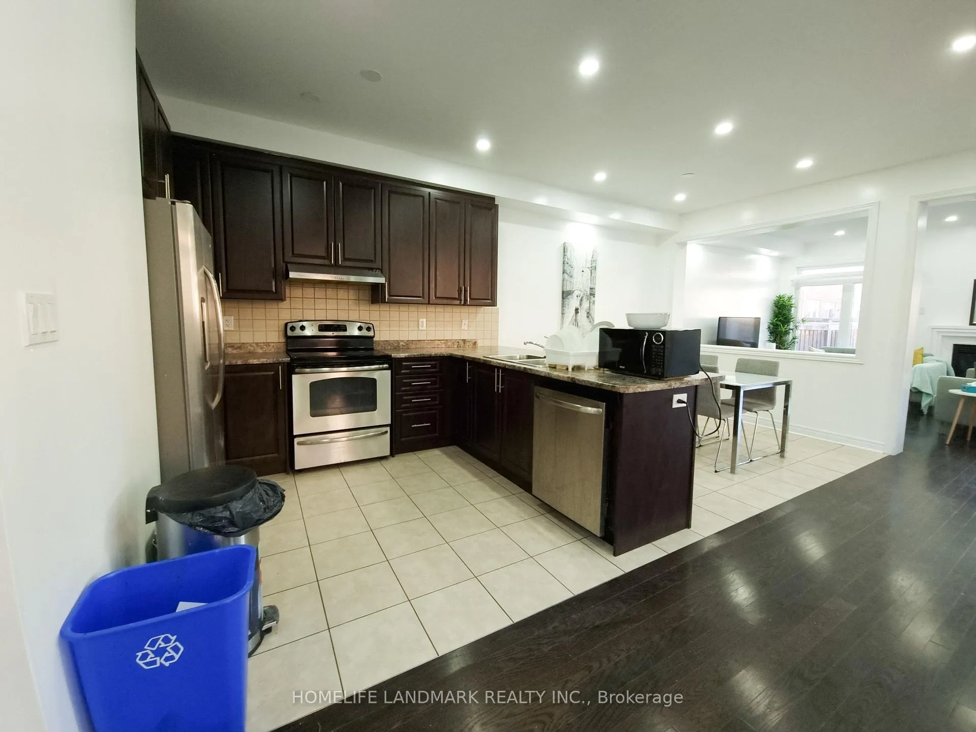 Photo 14 of 63 Lorenzo Circle, Brampton, Sandringham-Wellington — HOMEH