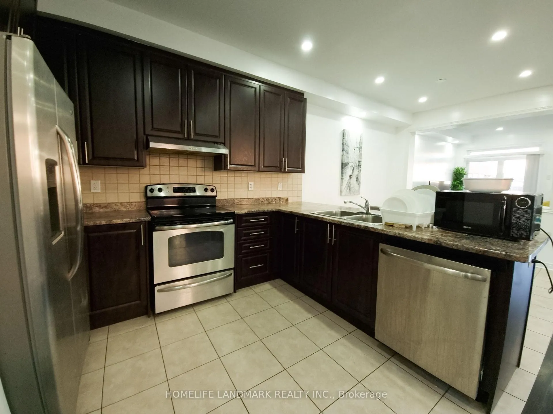 Photo 15 of 63 Lorenzo Circle, Brampton, Sandringham-Wellington — HOMEH