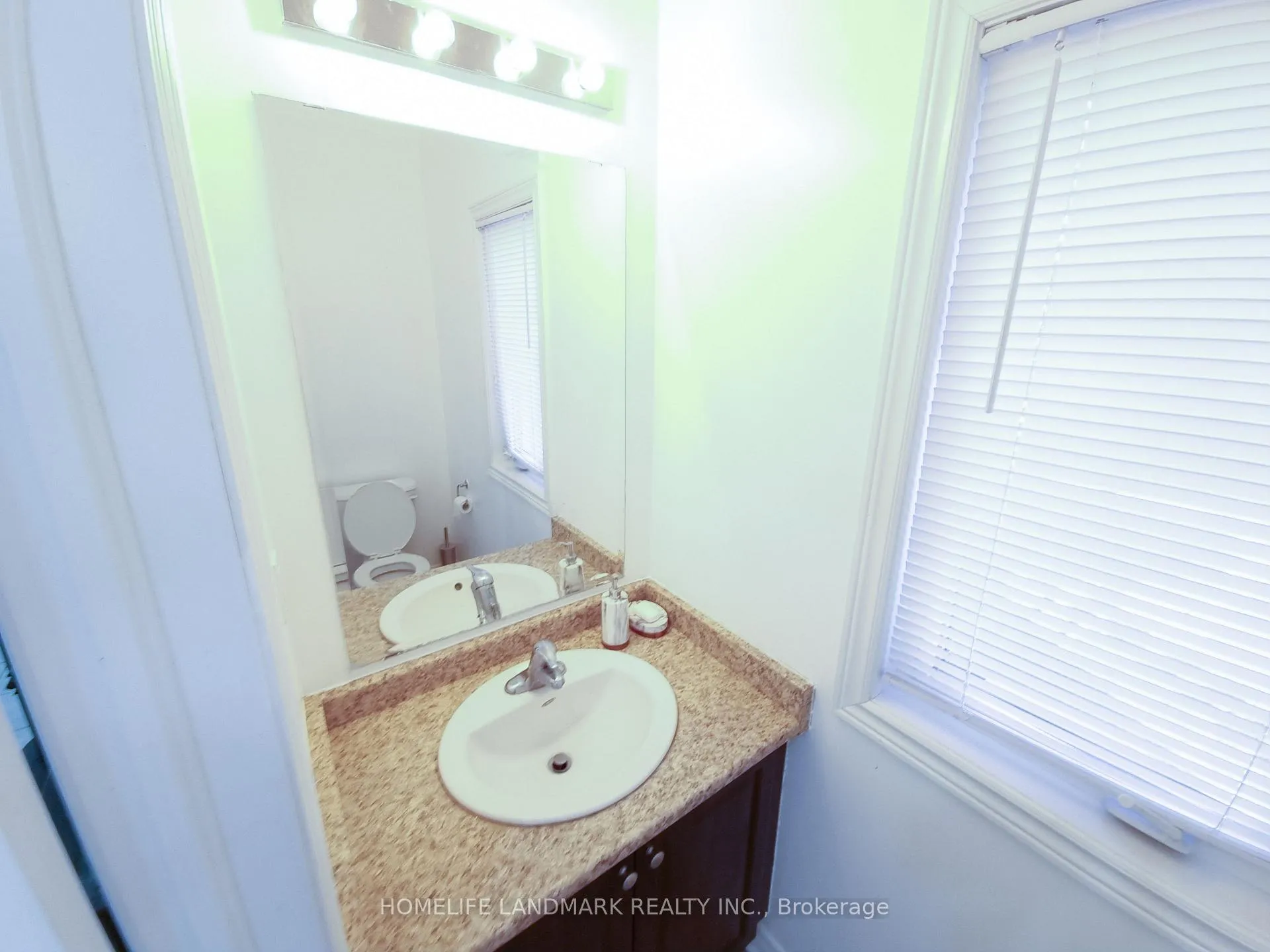 Photo 16 of 63 Lorenzo Circle, Brampton, Sandringham-Wellington — HOMEH