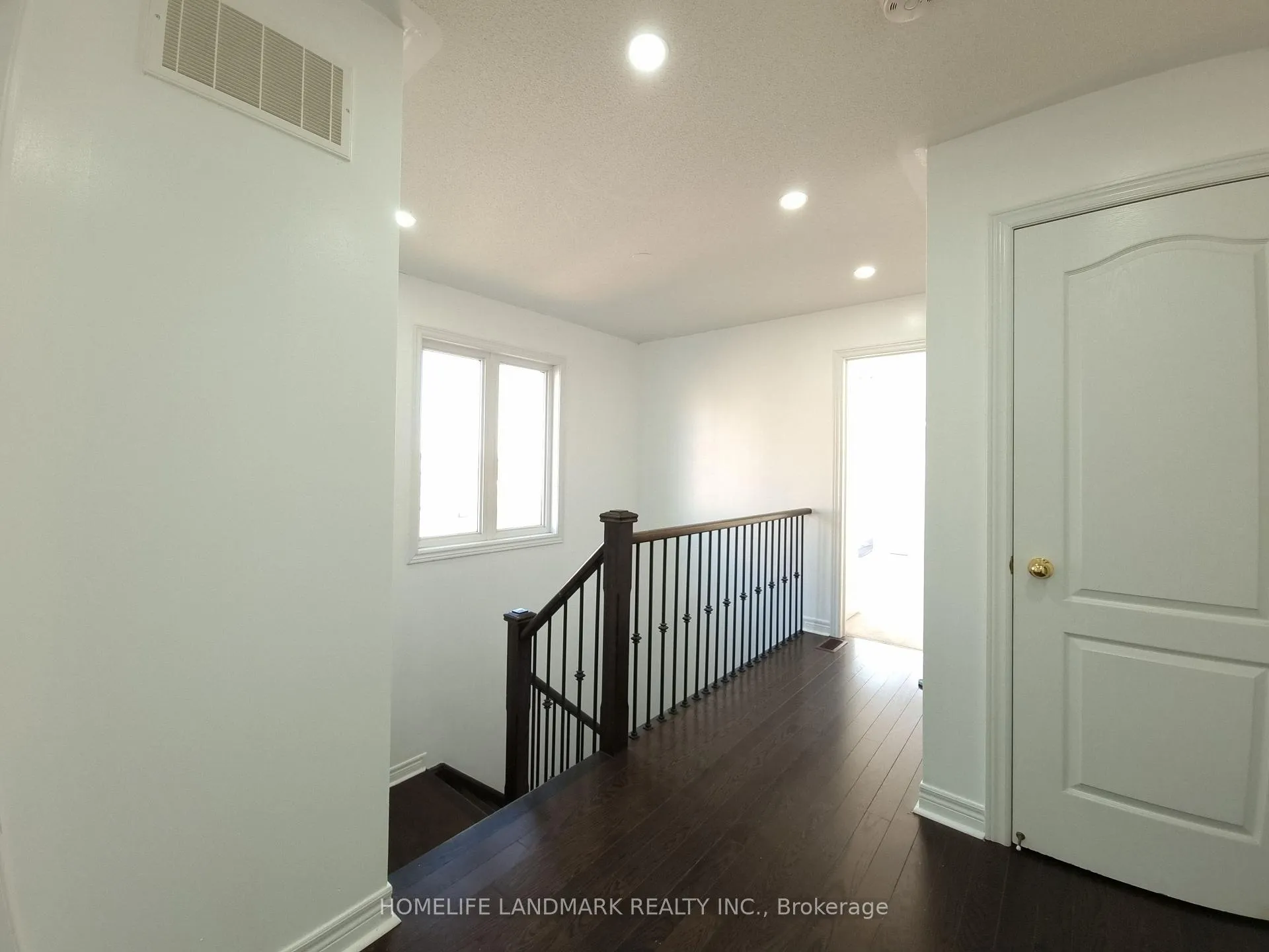 Photo 18 of 63 Lorenzo Circle, Brampton, Sandringham-Wellington — HOMEH