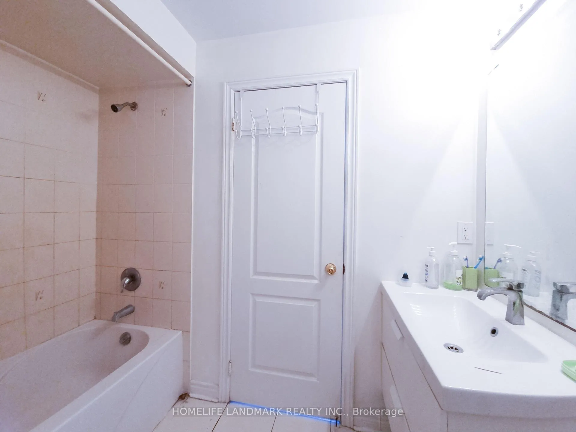 Photo 31 of 63 Lorenzo Circle, Brampton, Sandringham-Wellington — HOMEH