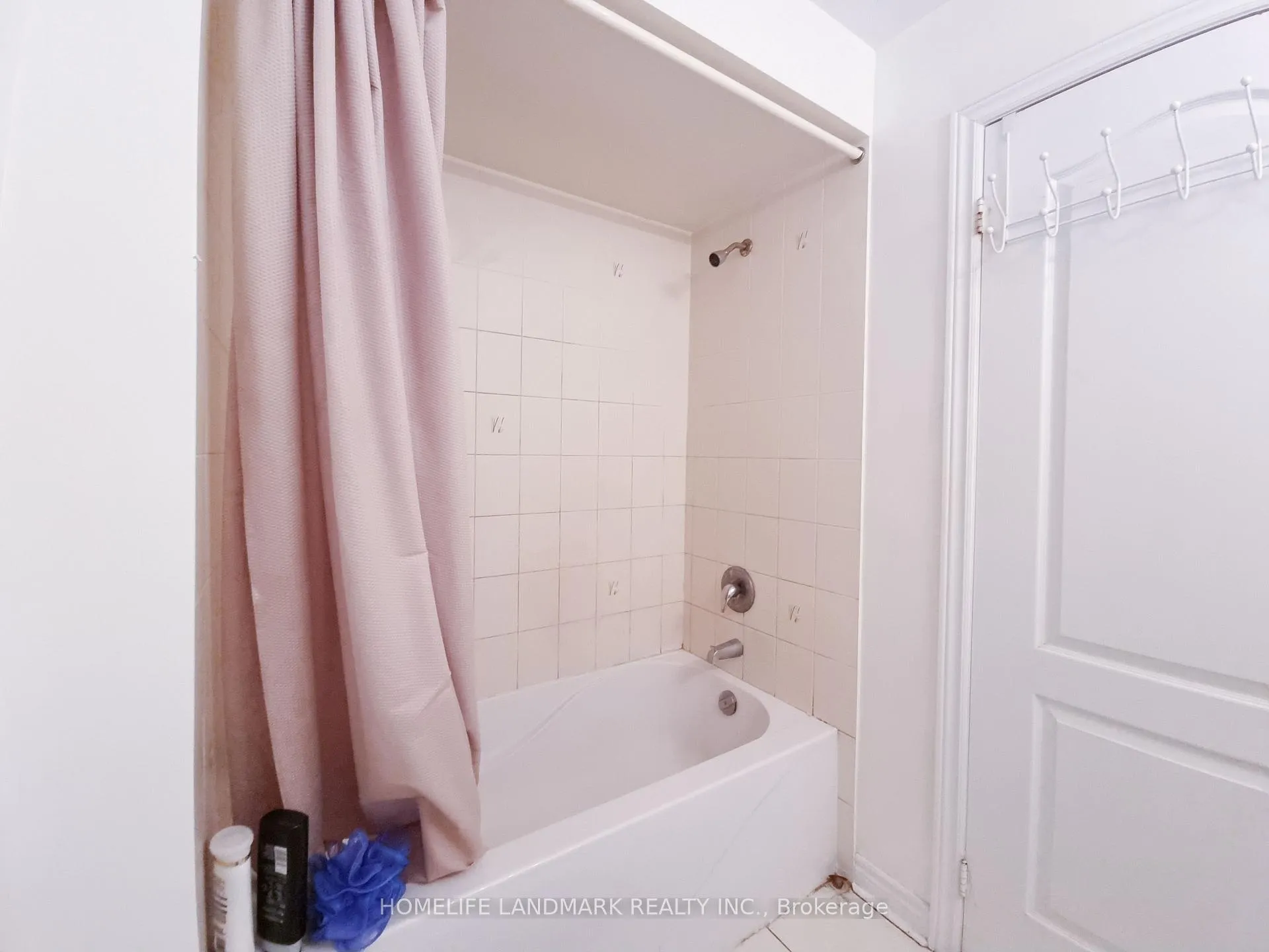 Photo 32 of 63 Lorenzo Circle, Brampton, Sandringham-Wellington — HOMEH