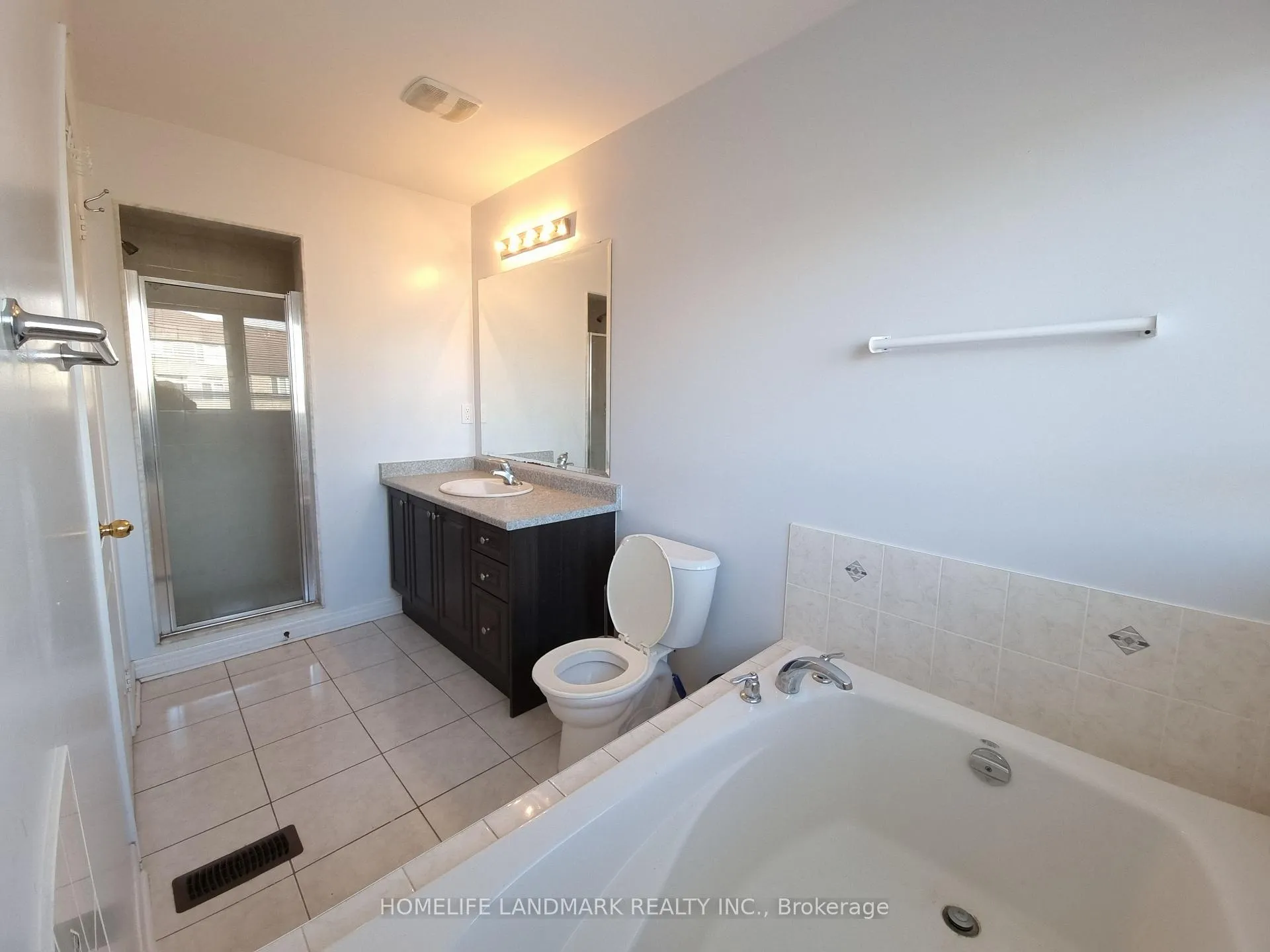 Photo 40 of 63 Lorenzo Circle, Brampton, Sandringham-Wellington — HOMEH