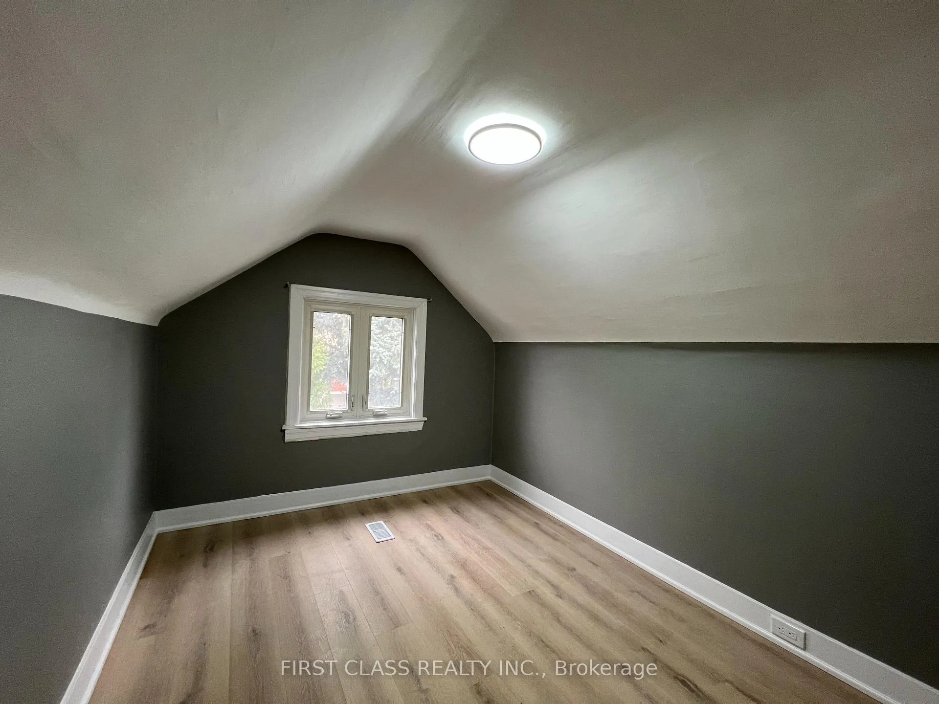 Photo 8 of Unit UPPER, 76 Ennerdale Road, Toronto, Caledonia-Fairbank — HOMEH