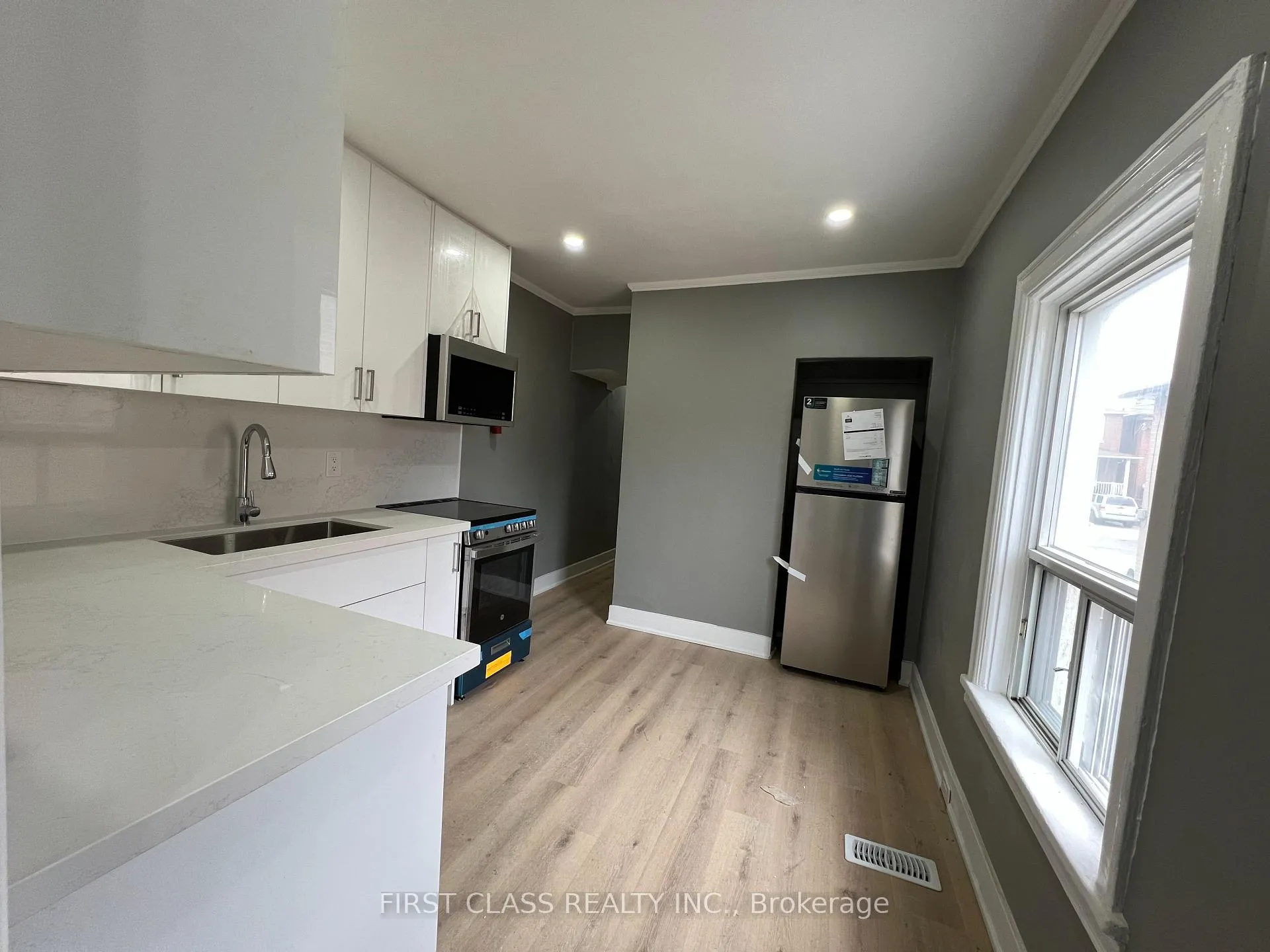 Photo 4 of Unit Main A, 76 Ennerdale Road, Toronto, Caledonia-Fairbank — HOMEH