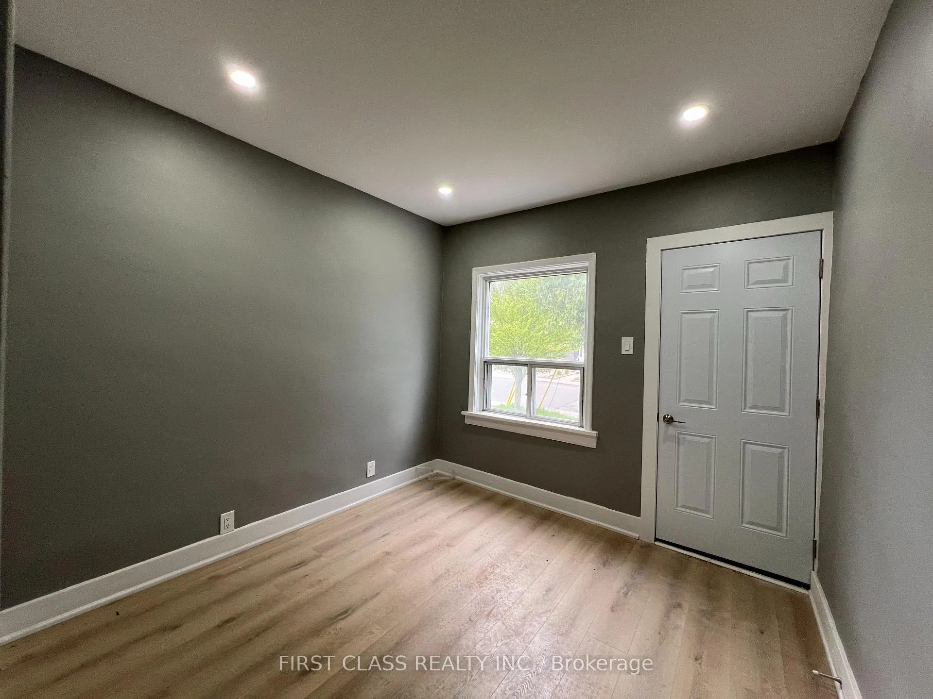 Photo 10 of Unit Main B, 76 Ennerdale Road, Toronto, Caledonia-Fairbank — HOMEH