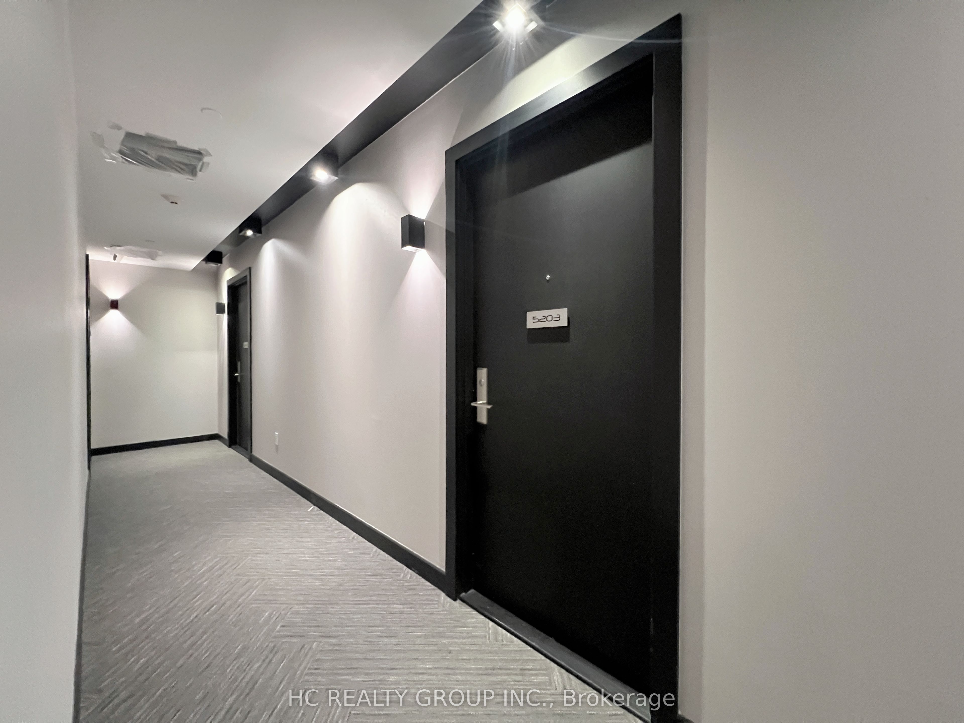 Photo 4 of Unit 5203, 8 Eglinton Avenue E, Toronto, Mount Pleasant West — HOMEH