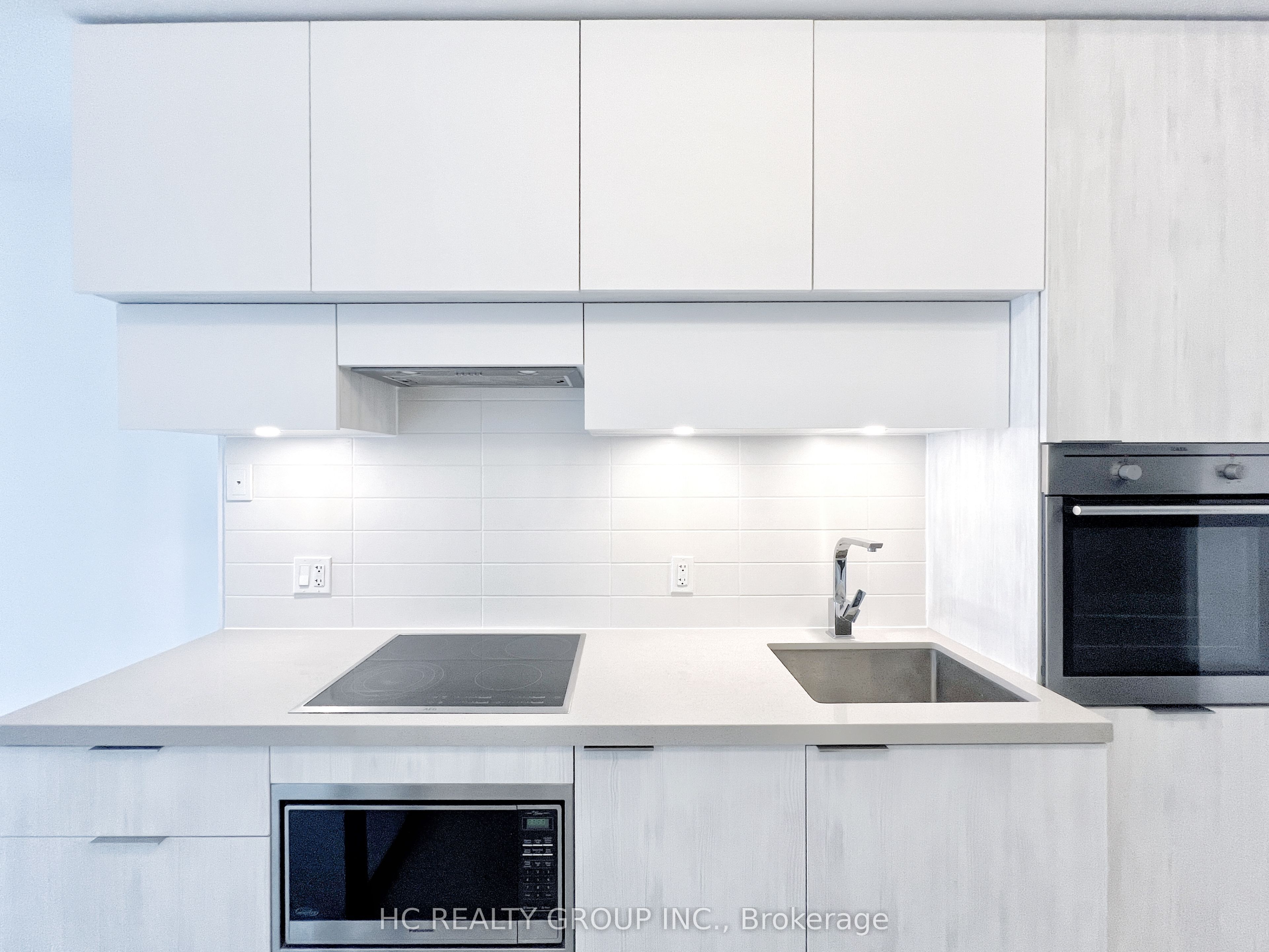 Photo 6 of Unit 5203, 8 Eglinton Avenue E, Toronto, Mount Pleasant West — HOMEH