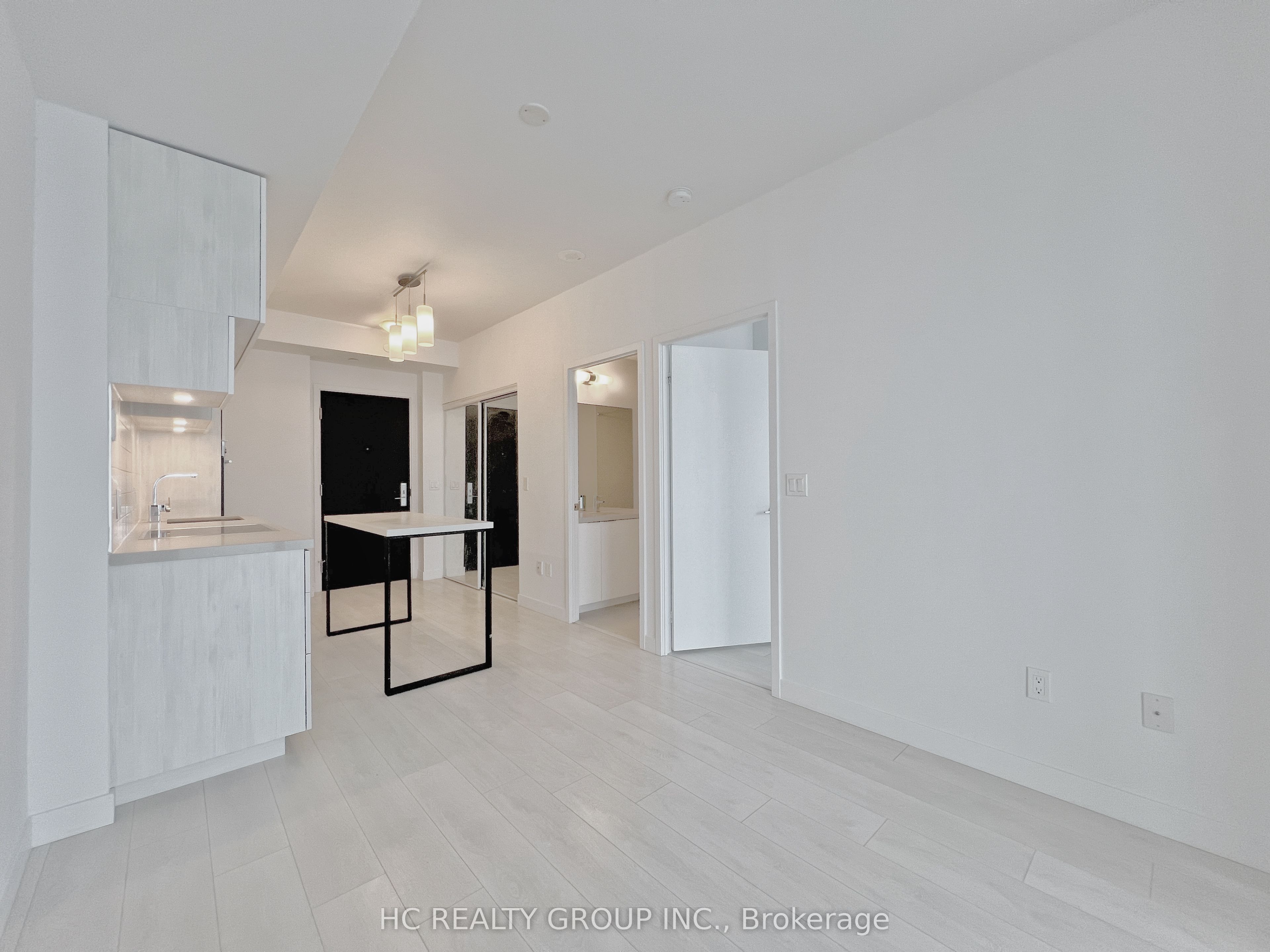 Photo 9 of Unit 5203, 8 Eglinton Avenue E, Toronto, Mount Pleasant West — HOMEH