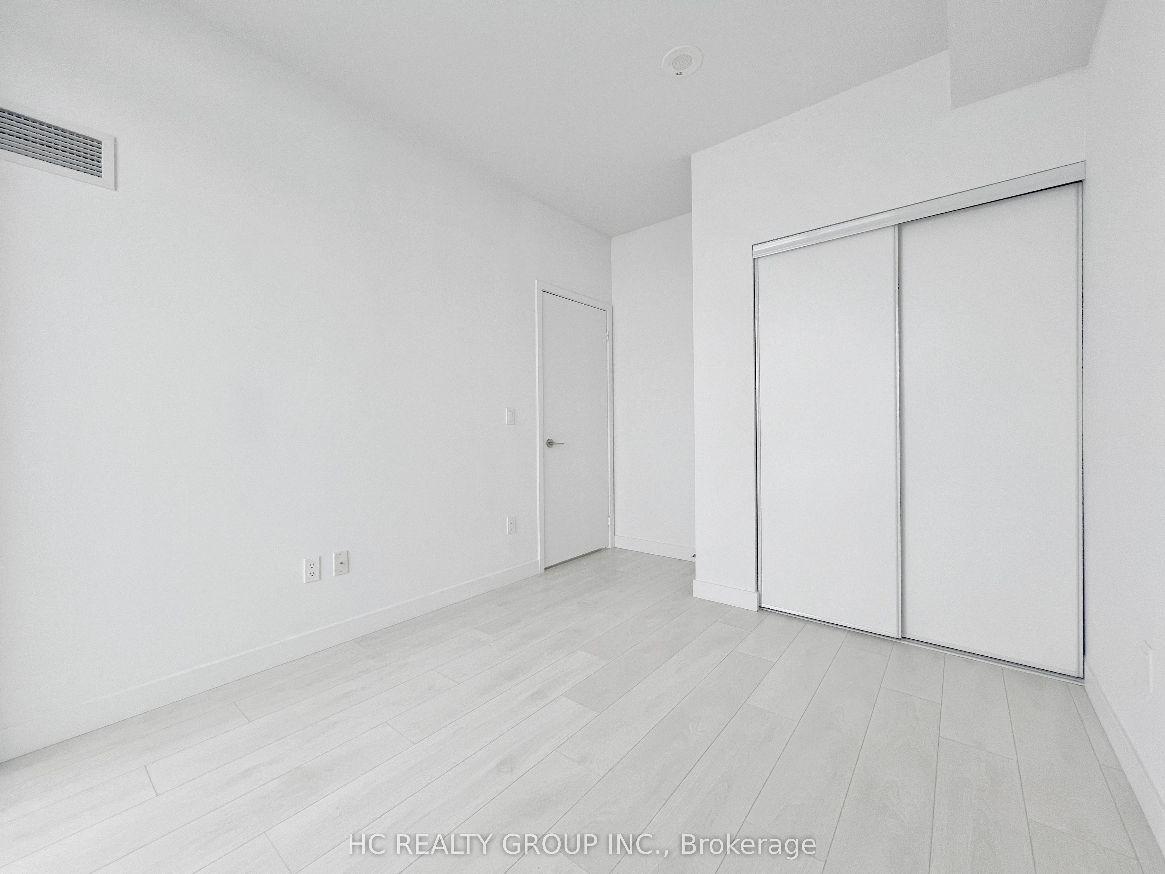 Photo 15 of Unit 5203, 8 Eglinton Avenue E, Toronto, Mount Pleasant West — HOMEH
