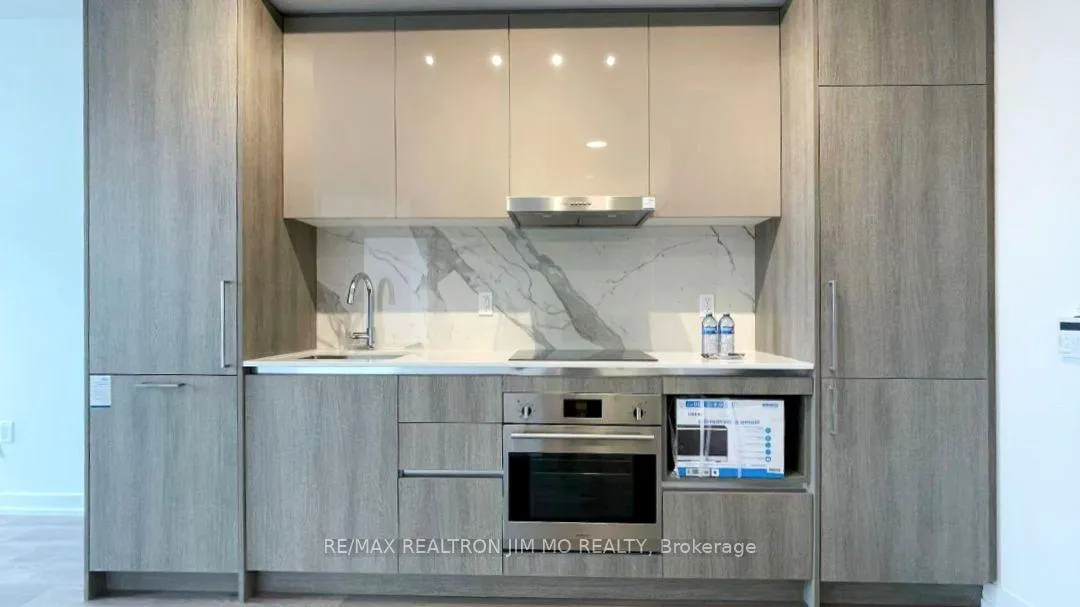 Photo 2 of Unit 2903, 8 Interchange Way, Vaughan, Vaughan Corporate Centre — HOMEH