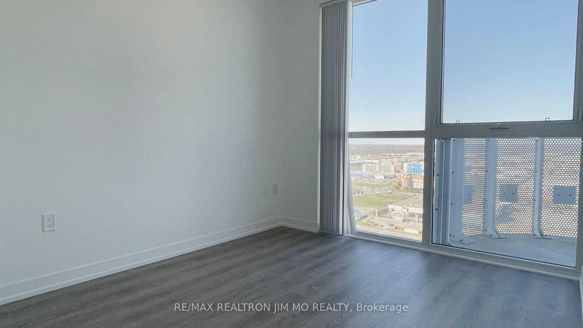 Photo 4 of Unit 2903, 8 Interchange Way, Vaughan, Vaughan Corporate Centre — HOMEH