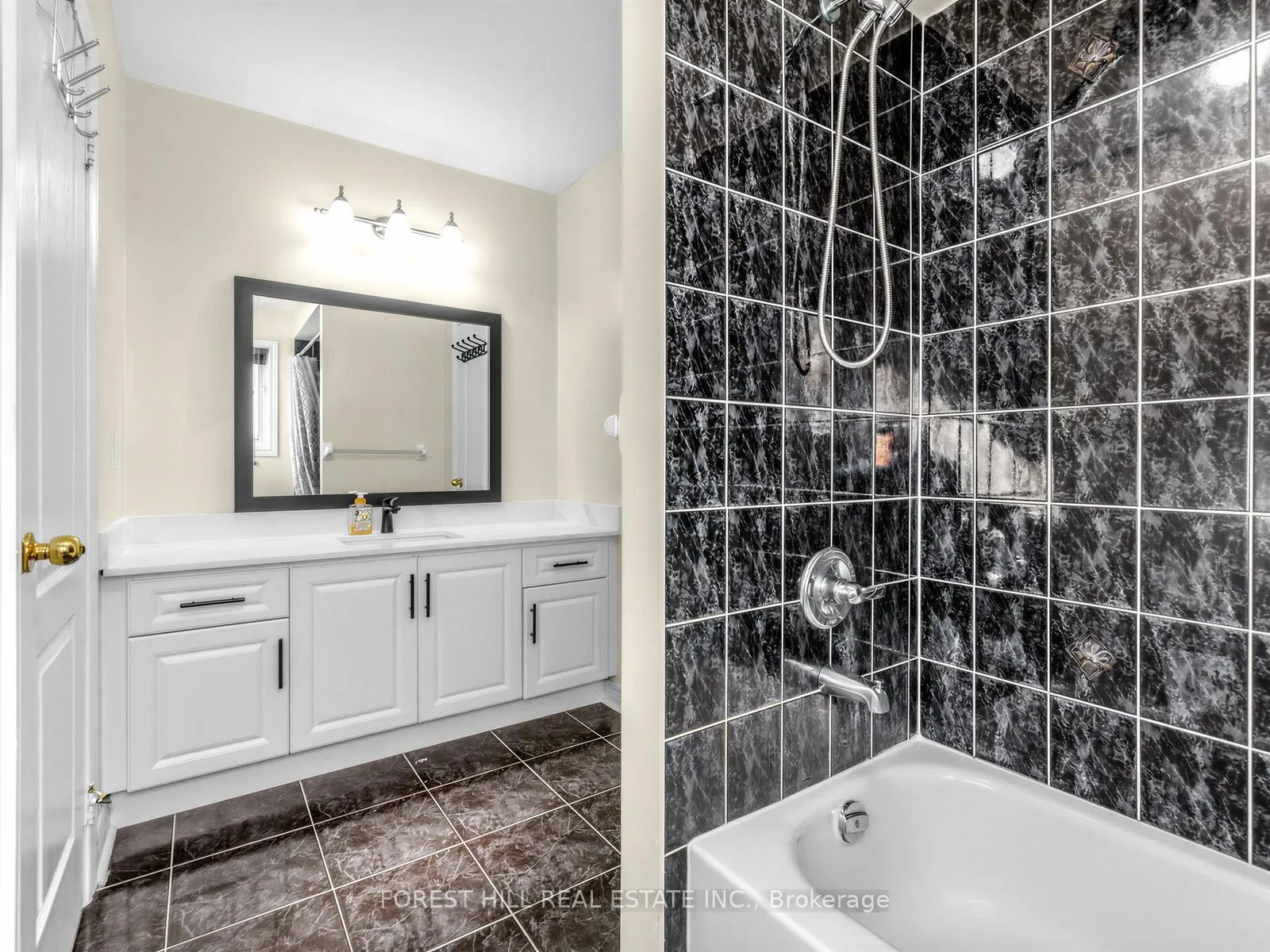 Photo 37 of 240 Swan Park Road, Markham, Greensborough — HOMEH