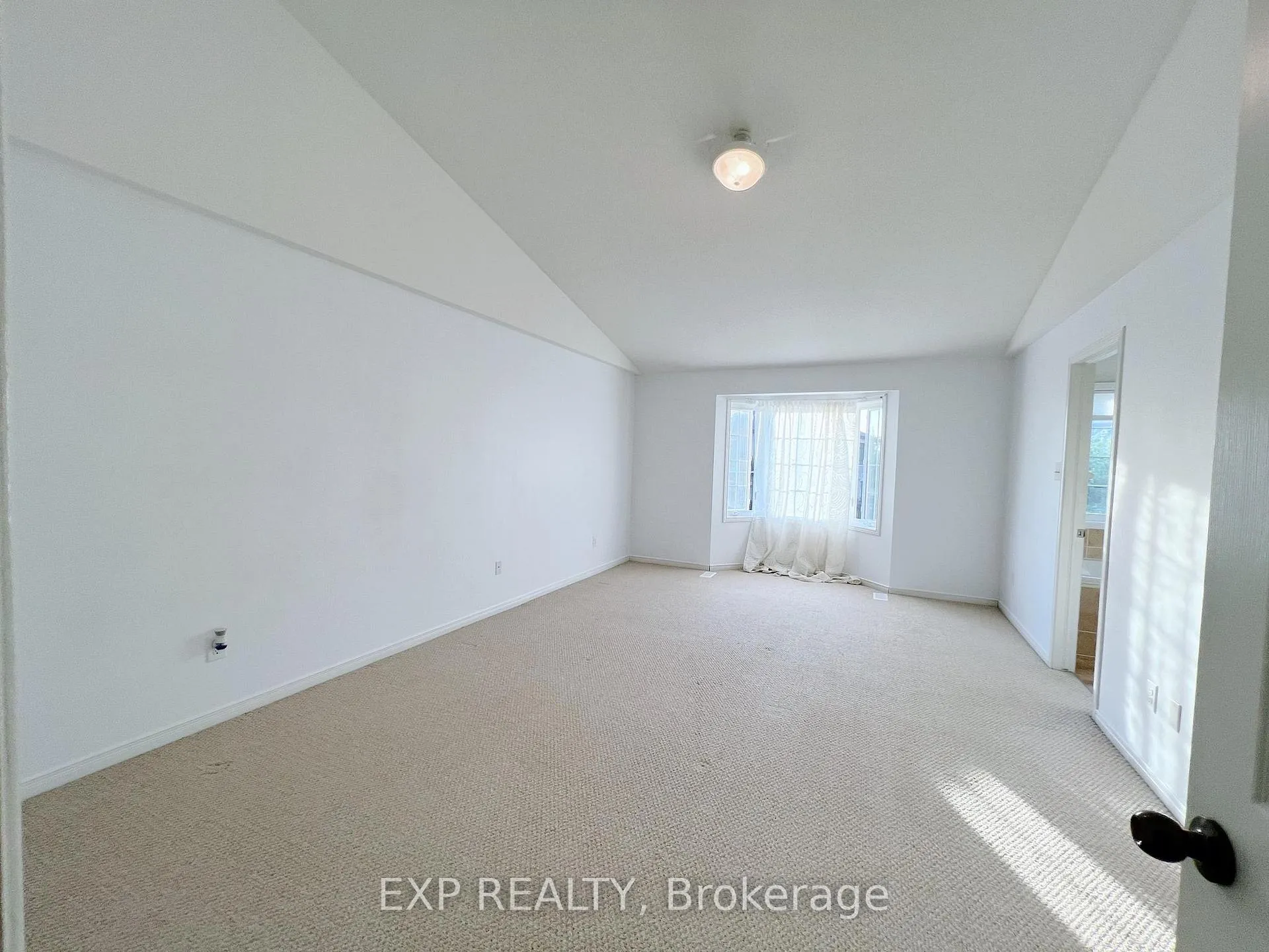 Photo 9 of 375 Rolling Meadow Crescent, Ottawa, Mer Bleue/Bradley Estates/Anderson Park — HOMEH