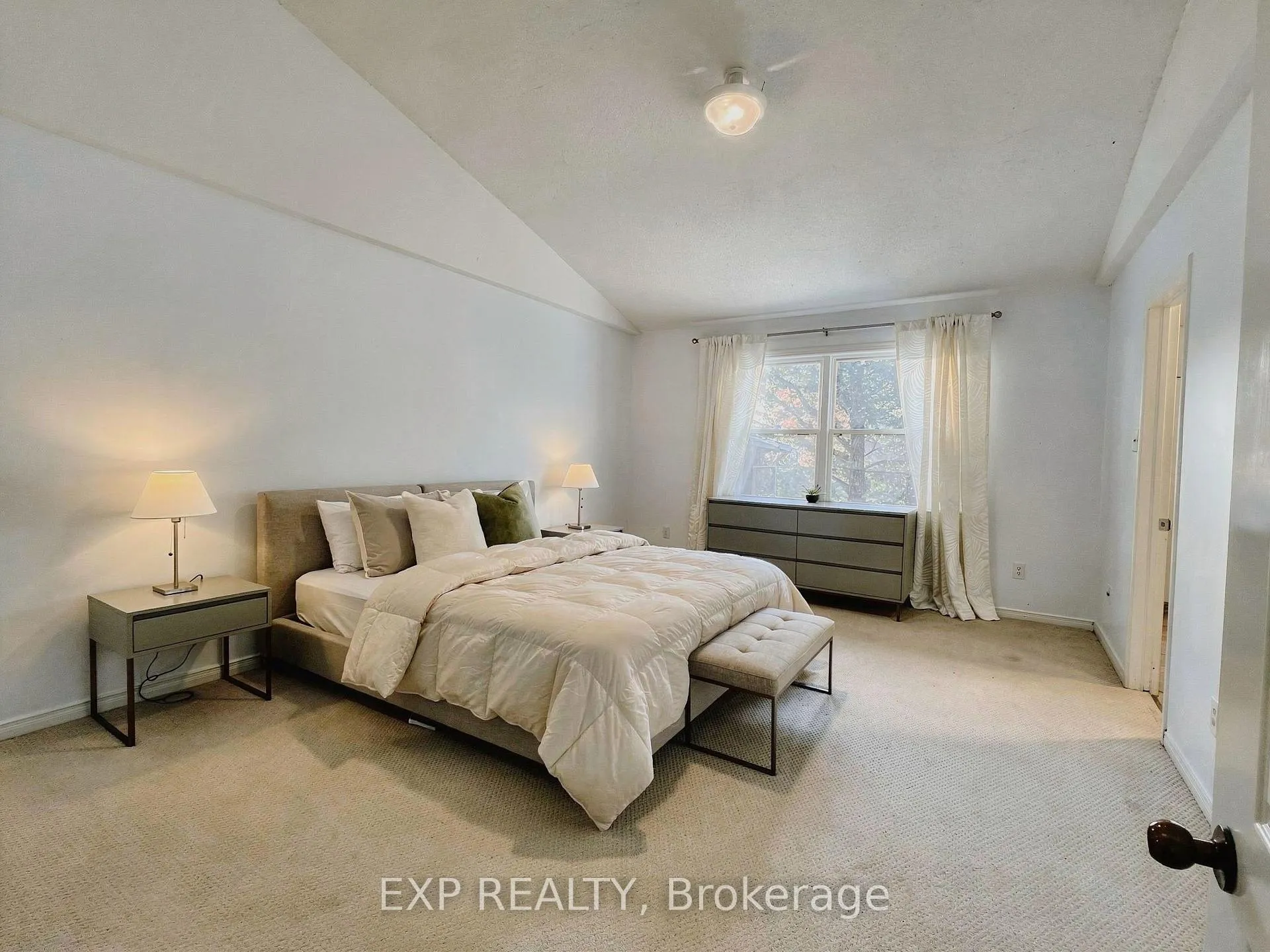Photo 10 of 375 Rolling Meadow Crescent, Ottawa, Mer Bleue/Bradley Estates/Anderson Park — HOMEH