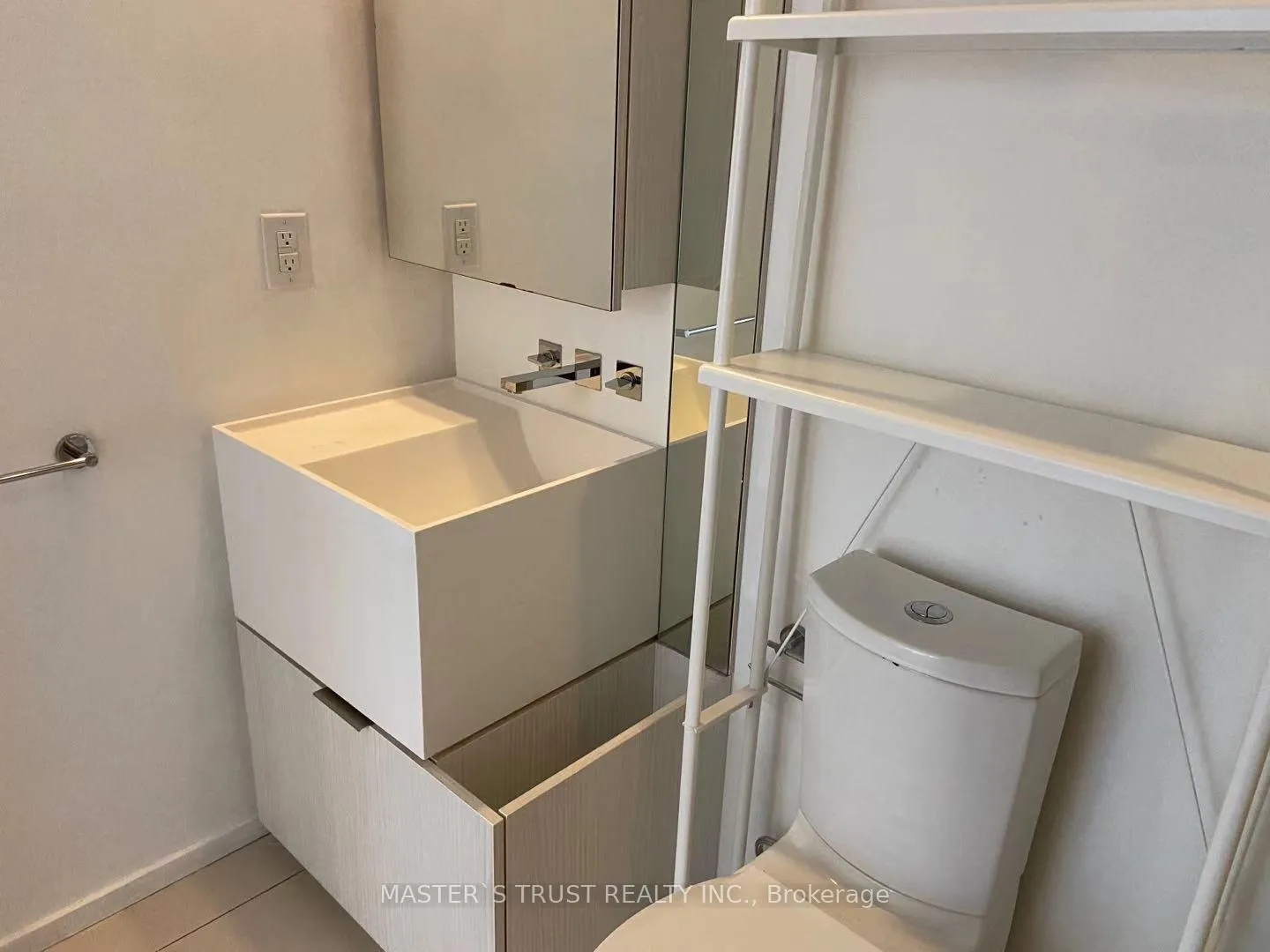 Photo 8 of Unit 1206, 1 Bloor Street E, Toronto, Church-Yonge Corridor — HOMEH
