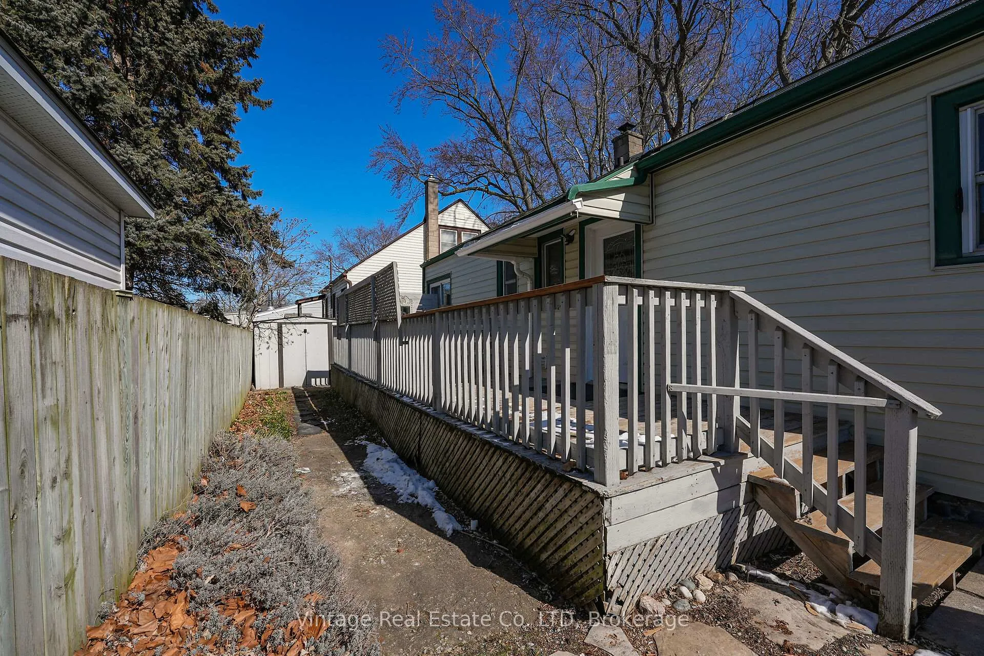 Photo 10 of 19 Longfellow Avenue, St. Catharines, Haig — HOMEH