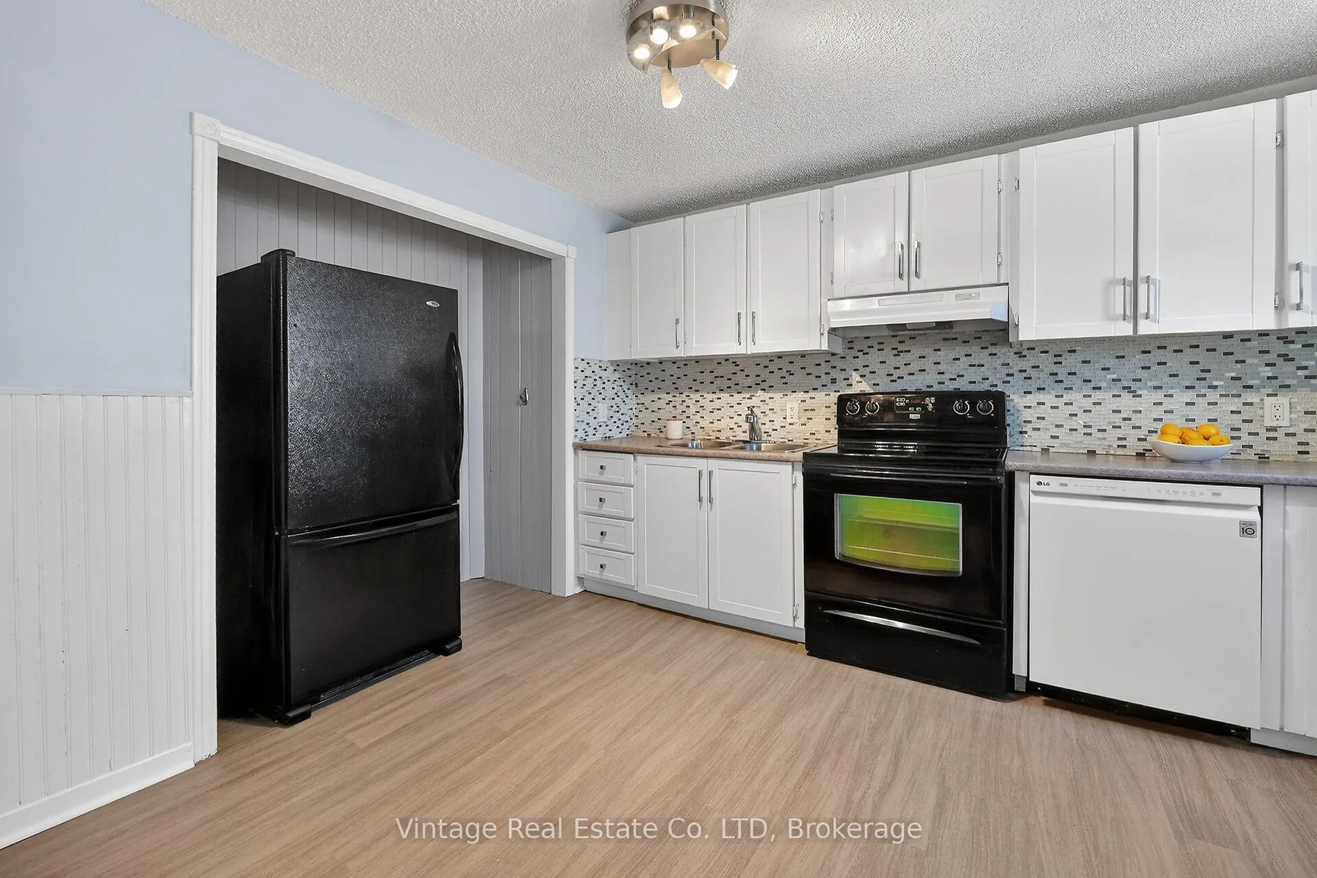 Photo 19 of 19 Longfellow Avenue, St. Catharines, Haig — HOMEH