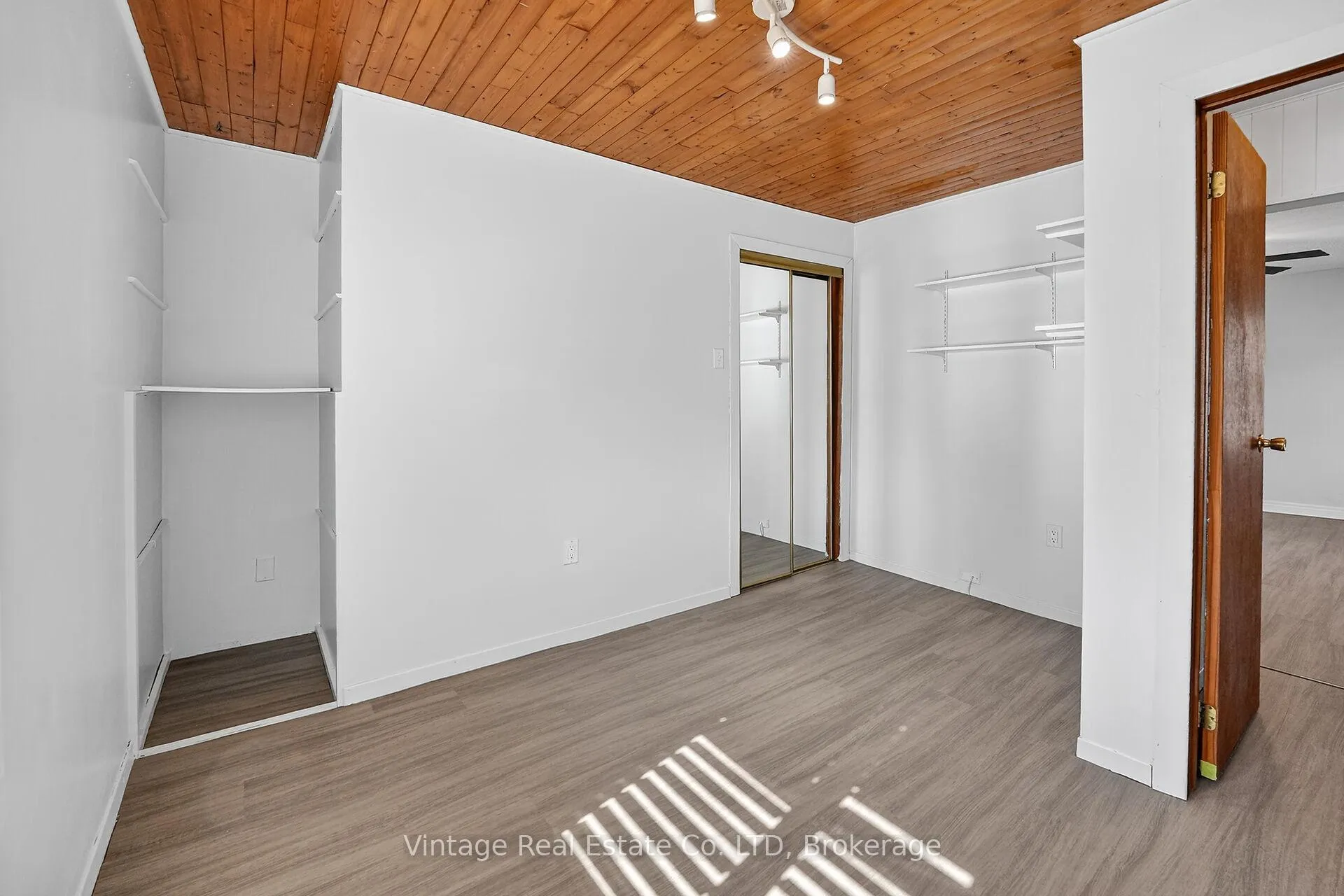 Photo 27 of 19 Longfellow Avenue, St. Catharines, Haig — HOMEH