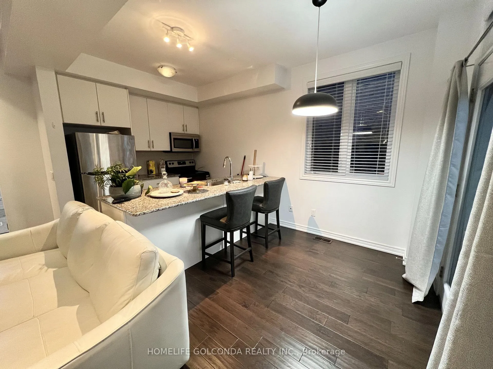 Photo 3 of 2358 Natasha Circle, Oakville, Bronte Creek — HOMEH